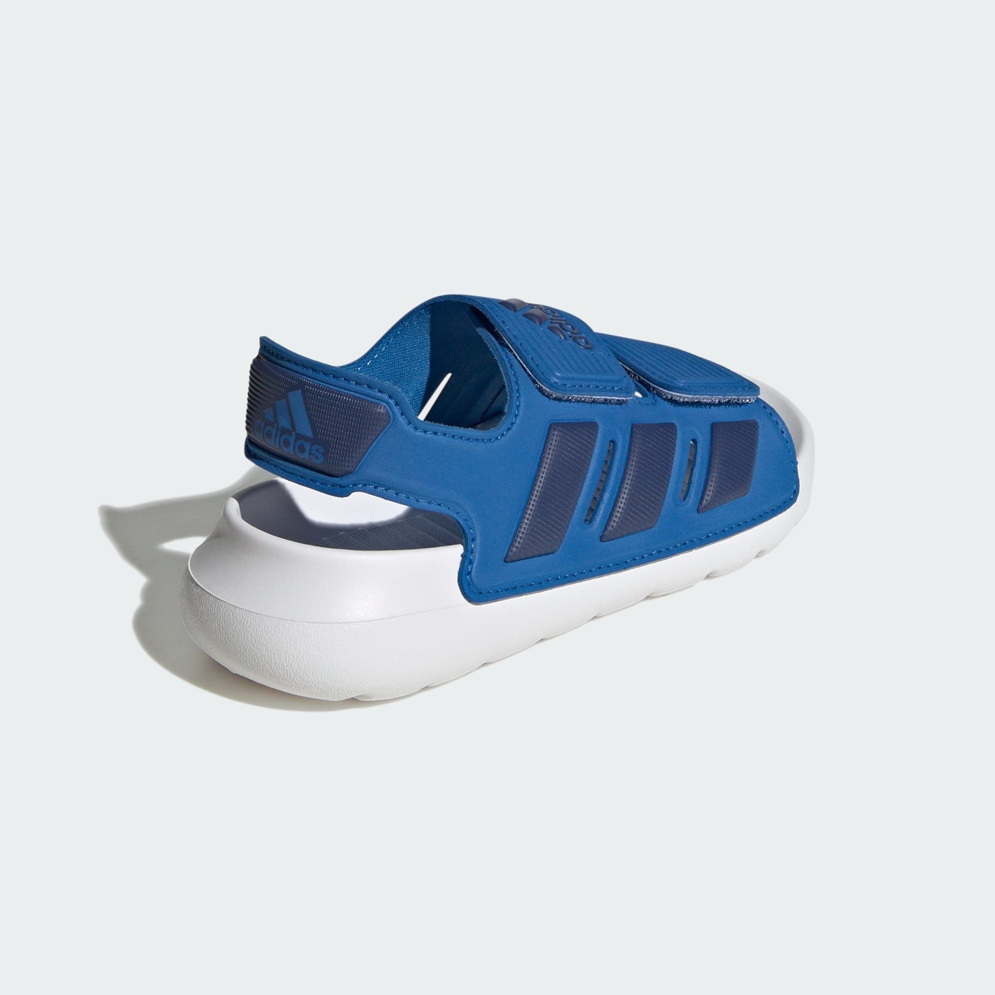 adidas Sportswear Bright Cloud White Dark 2.0 / Badesandale ALTASWIM / Blue Royal KIDS SANDALS