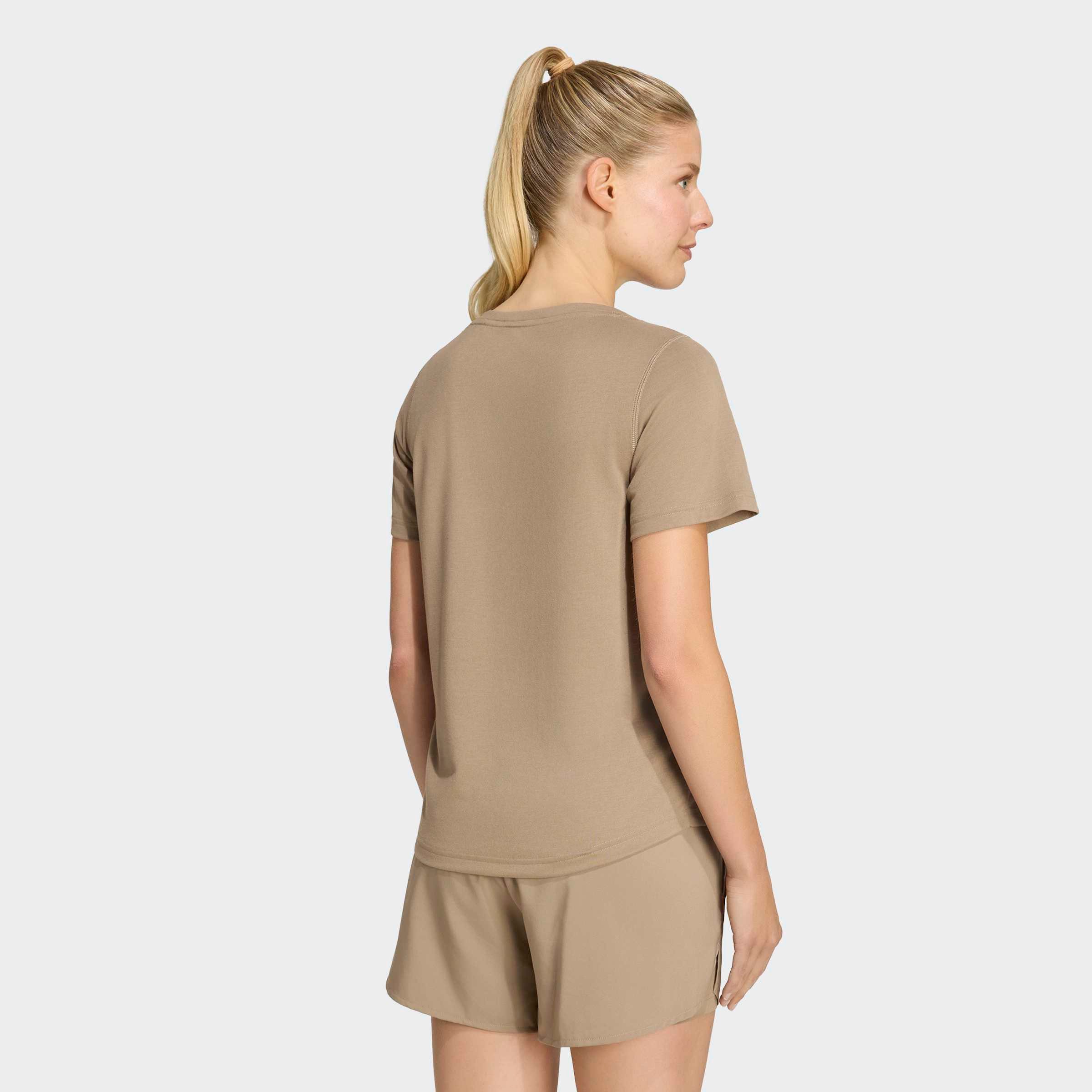 adidas Performance T-Shirt WORKOUT ESSENTIALS MIT TIEFEM AUSSCHNITT für sportliche Looks im Alltag und beim Training, ohne Verschluss
