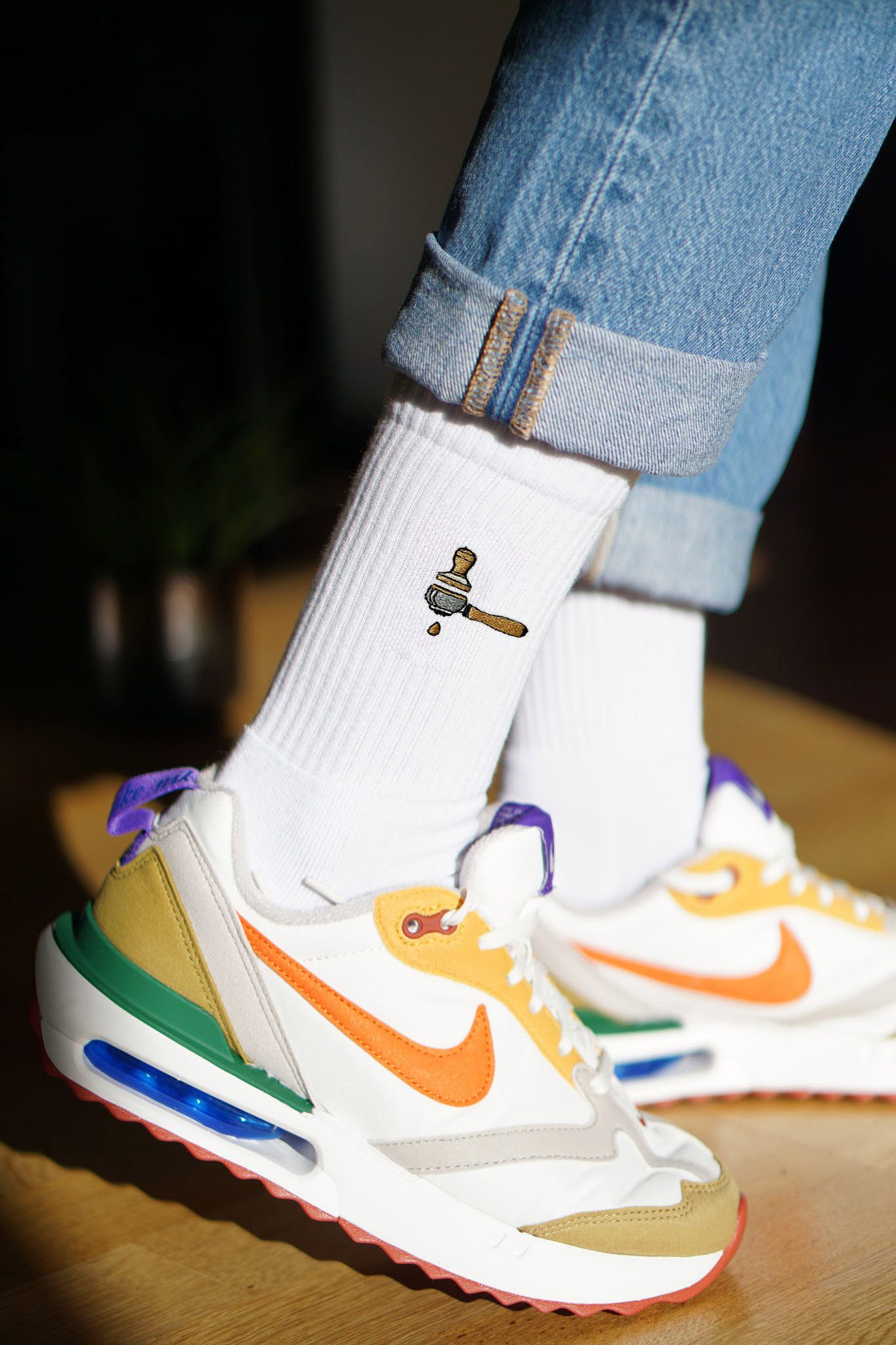 Fashion Drinks Tennissocken Siebträger & Tamper, Bestickte Bio Baumwoll Socken (1 Paar) bestickt