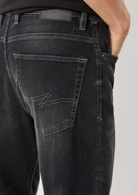 QS Stoffhose Loose: Tapered leg-Jeans Label-Patch, Waschung