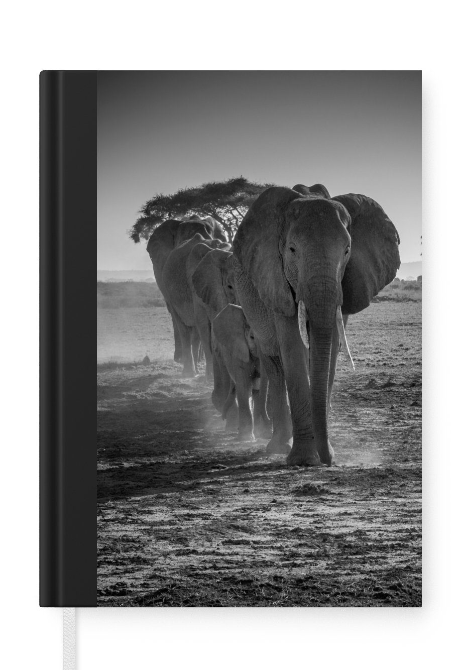 MuchoWow Notizbuch Elefant - Einfarbig - Tiere - Schwarz - Weiß, Journal, Merkzettel, Tagebuch, Notizheft, A5, 98 Seiten, Haushaltsbuch