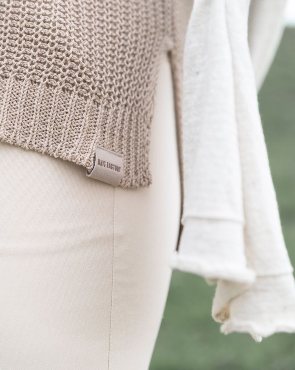 Knit Factory Strickpullover Daisy Strickpullover V-Ausschnitt Grau 36/44 (1-tlg)