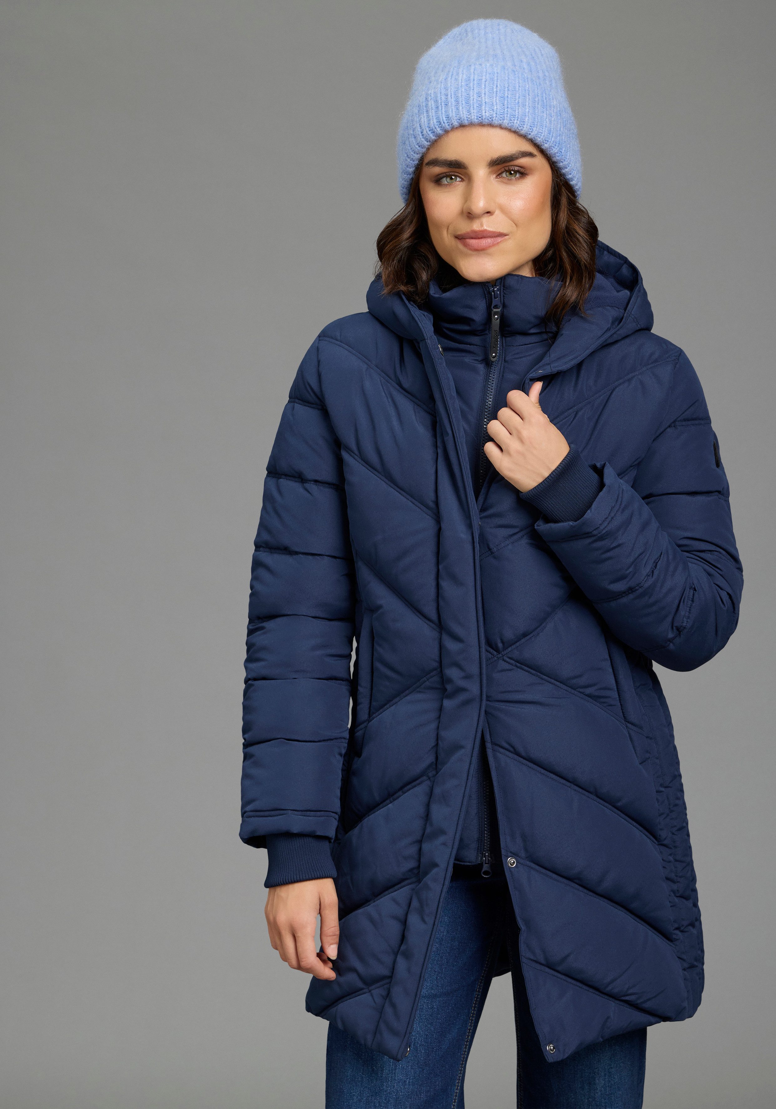 KangaROOS Winterjacke mit hochschließendem Kragen, gefütterte Kapuze