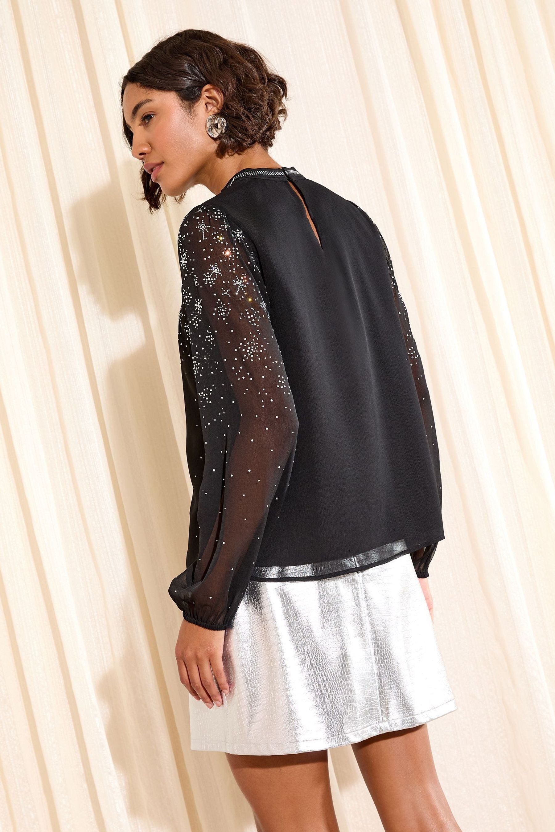 Friends Like These Langarmbluse Friends Like These Chiffon-Bluse mit Strass günstig online kaufen