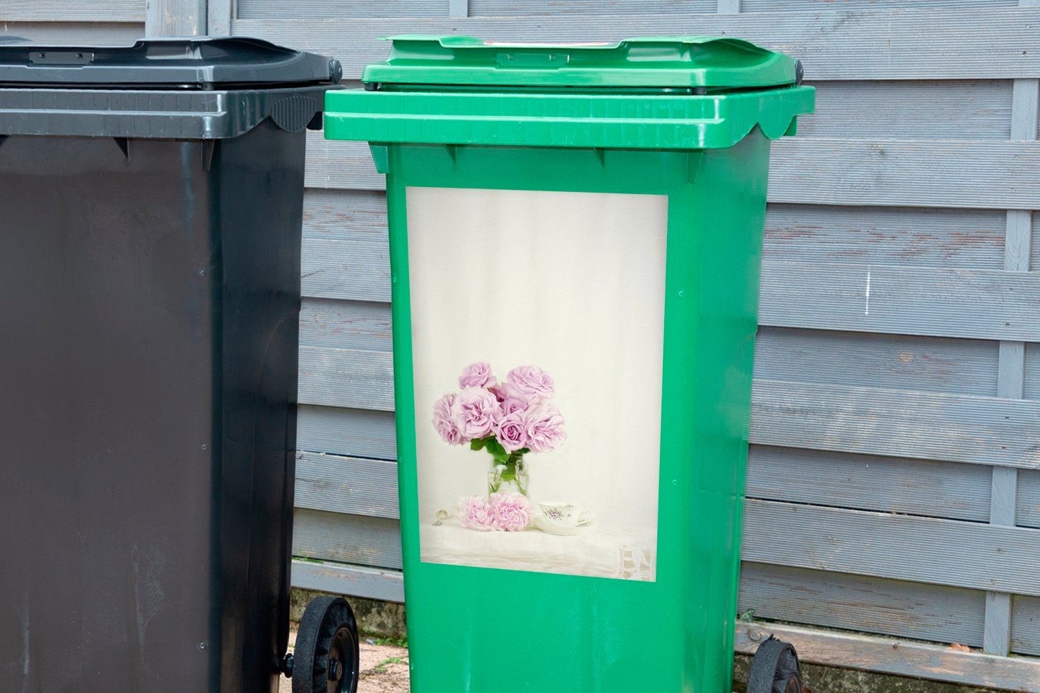 MuchoWow Wandsticker Abfalbehälter rosa (1 Container, Sticker, St), Mülltonne, Mülleimer-aufkleber, einer Pfingstrosen an Teetasse Blumenstrauß aus