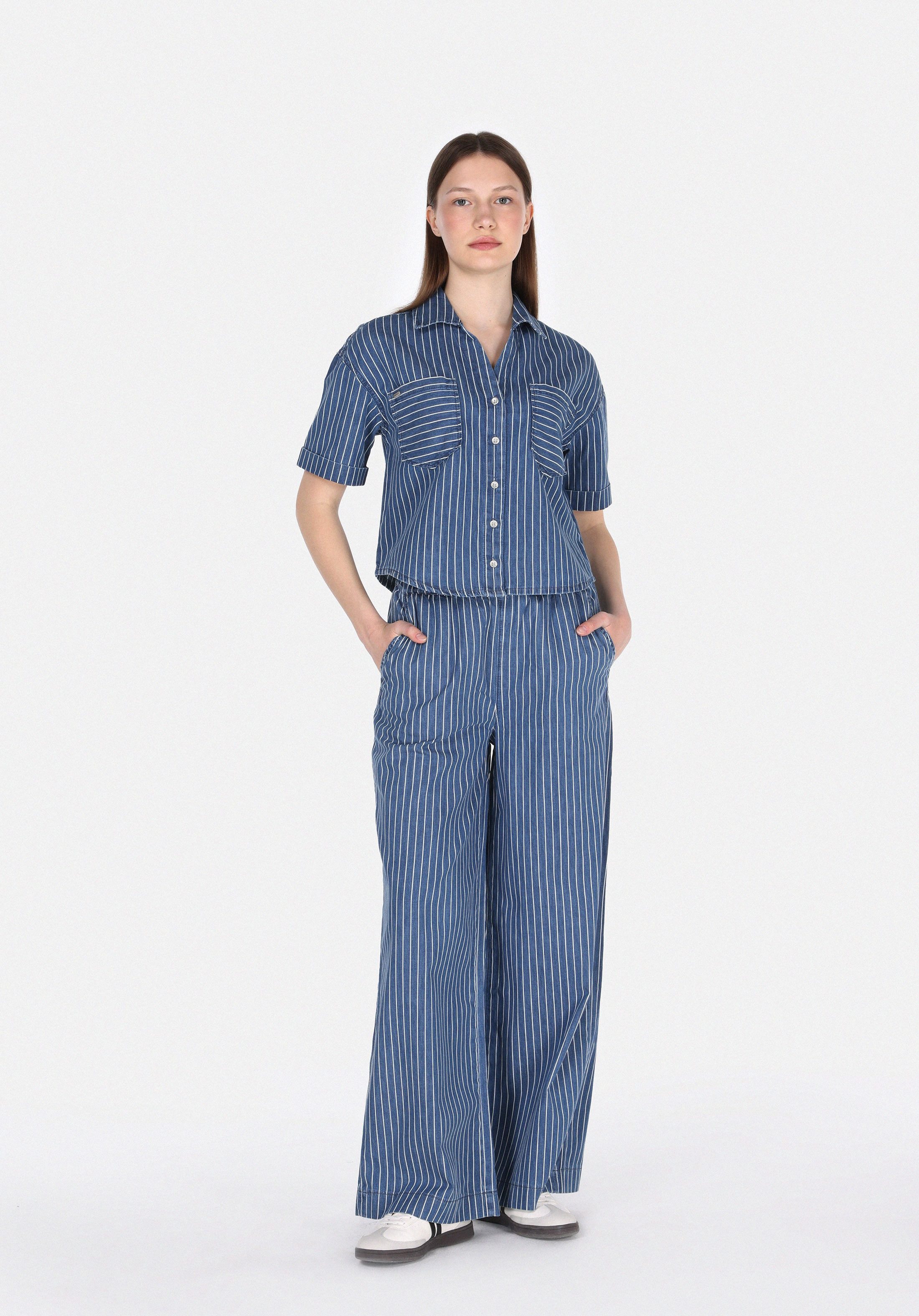 Colins V-Shirt Colins Oversize Fit Klassische Größe Gestreiftes Kurzarmhemd für Damen