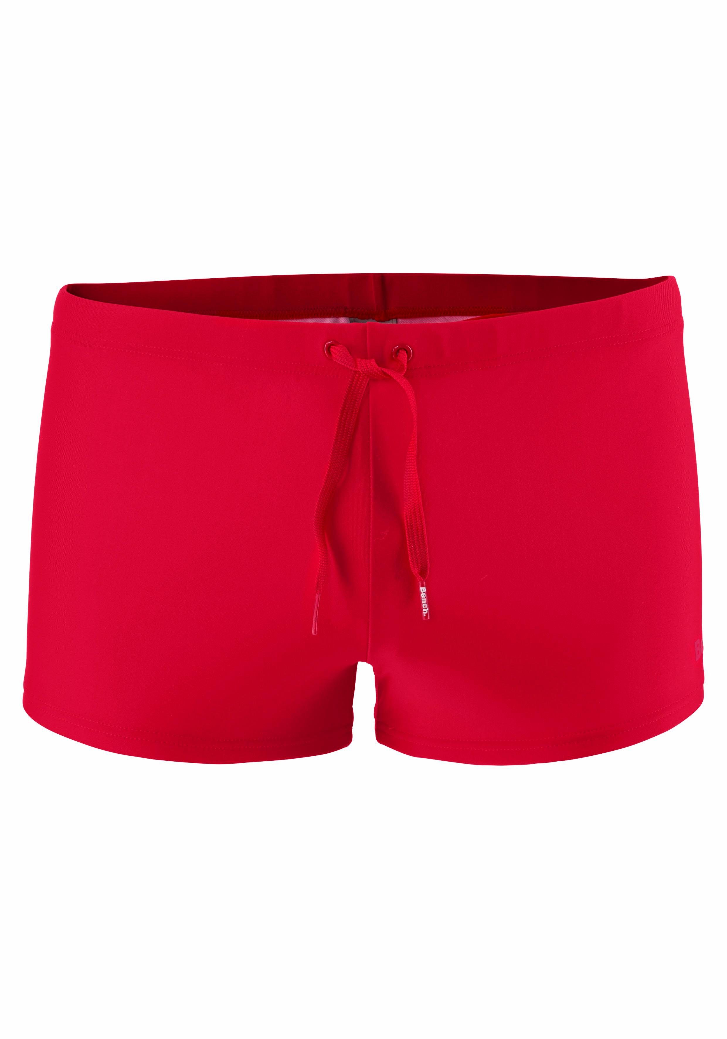 Logodruck mit rot Bench. Boxer-Badehose