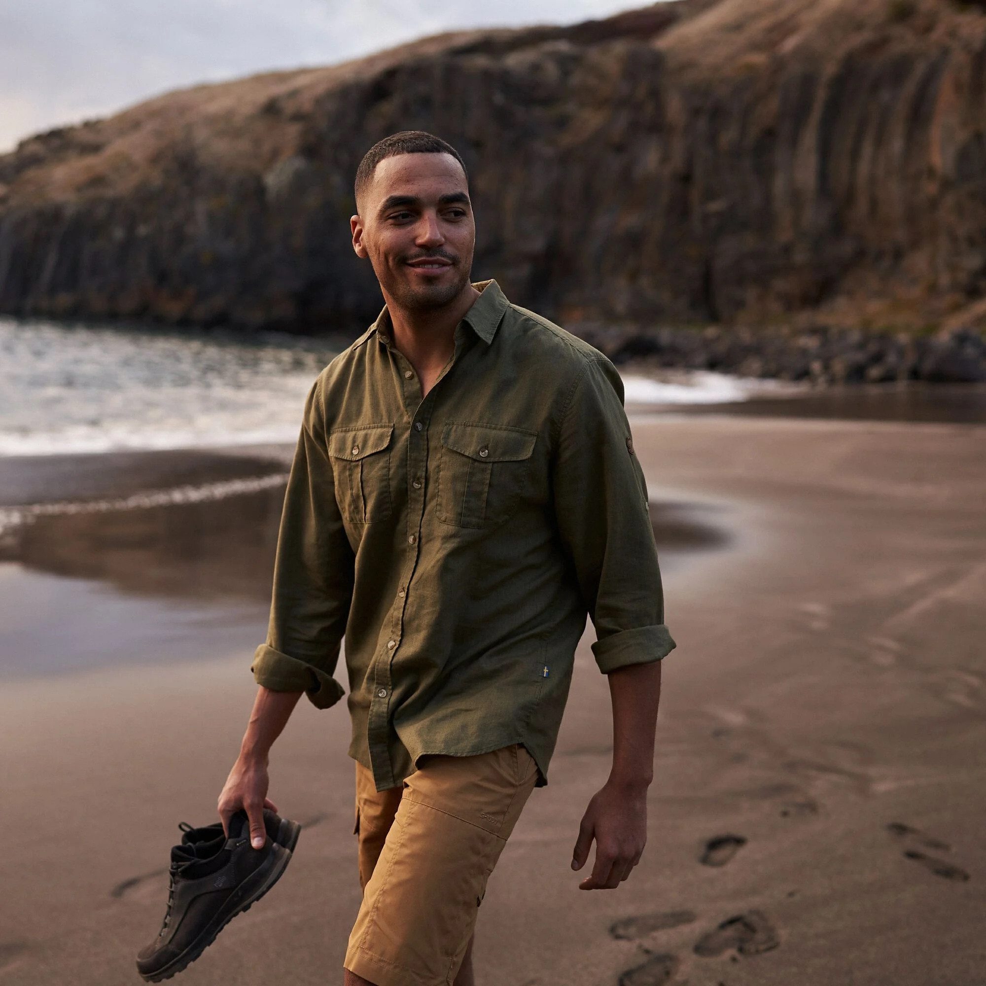 Fjällräven Outdoorhemd FJÄLLRÄVEN Övik Travel Shirt LS M Sand Stone