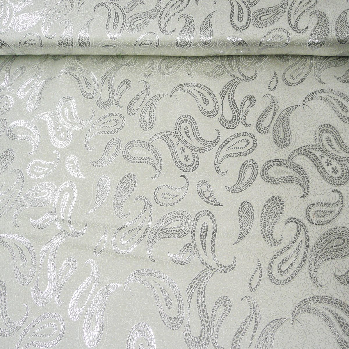 SCHÖNER LEBEN. Stoff Lurex Jaquard Stoff Paisley weiß silberfarbig 1,5m Breite, mit Metallic-Effekt