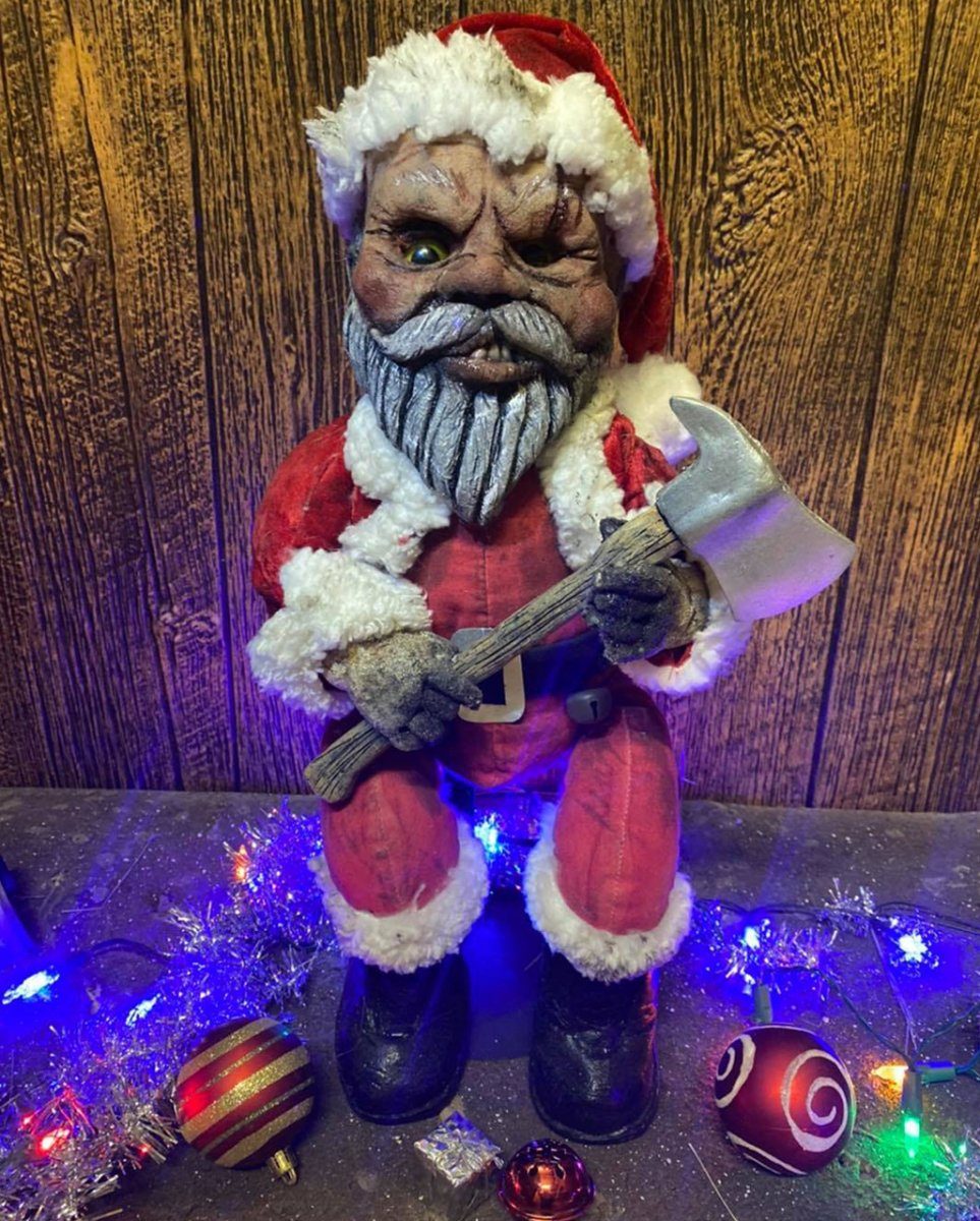 Horror-Shop Plüschfigur Schaurige Santa Claus Graveyard Puppe 50 cm