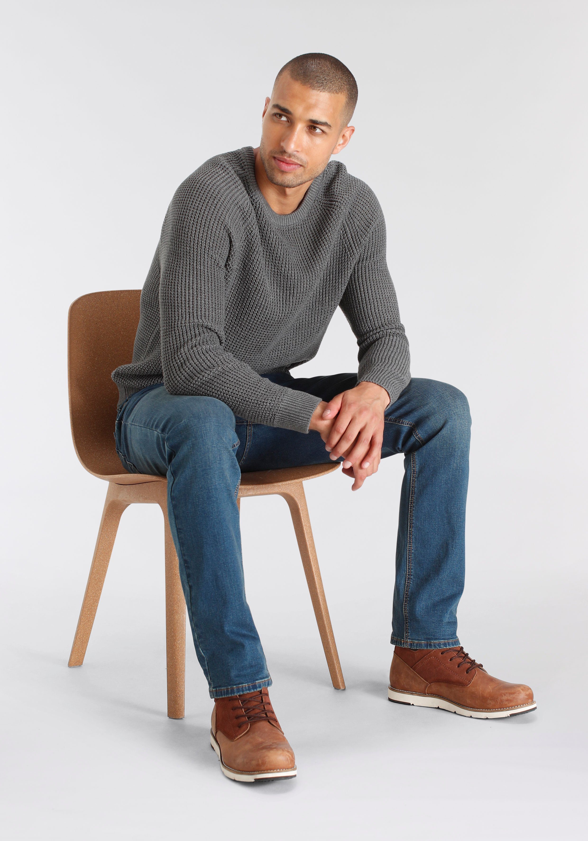 Bruno Banani Rundhalspullover mit besonderer Struktur