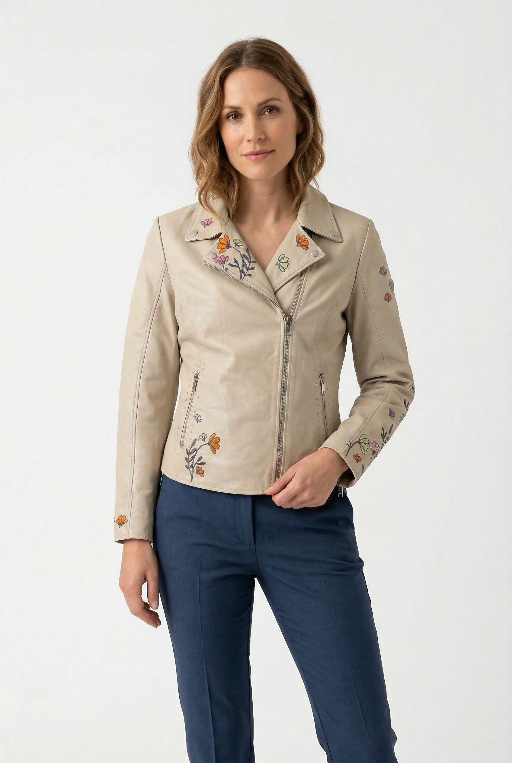 Mauritius Lederjacke MWFloral mit floralen Stickereien und Nietenbesatz