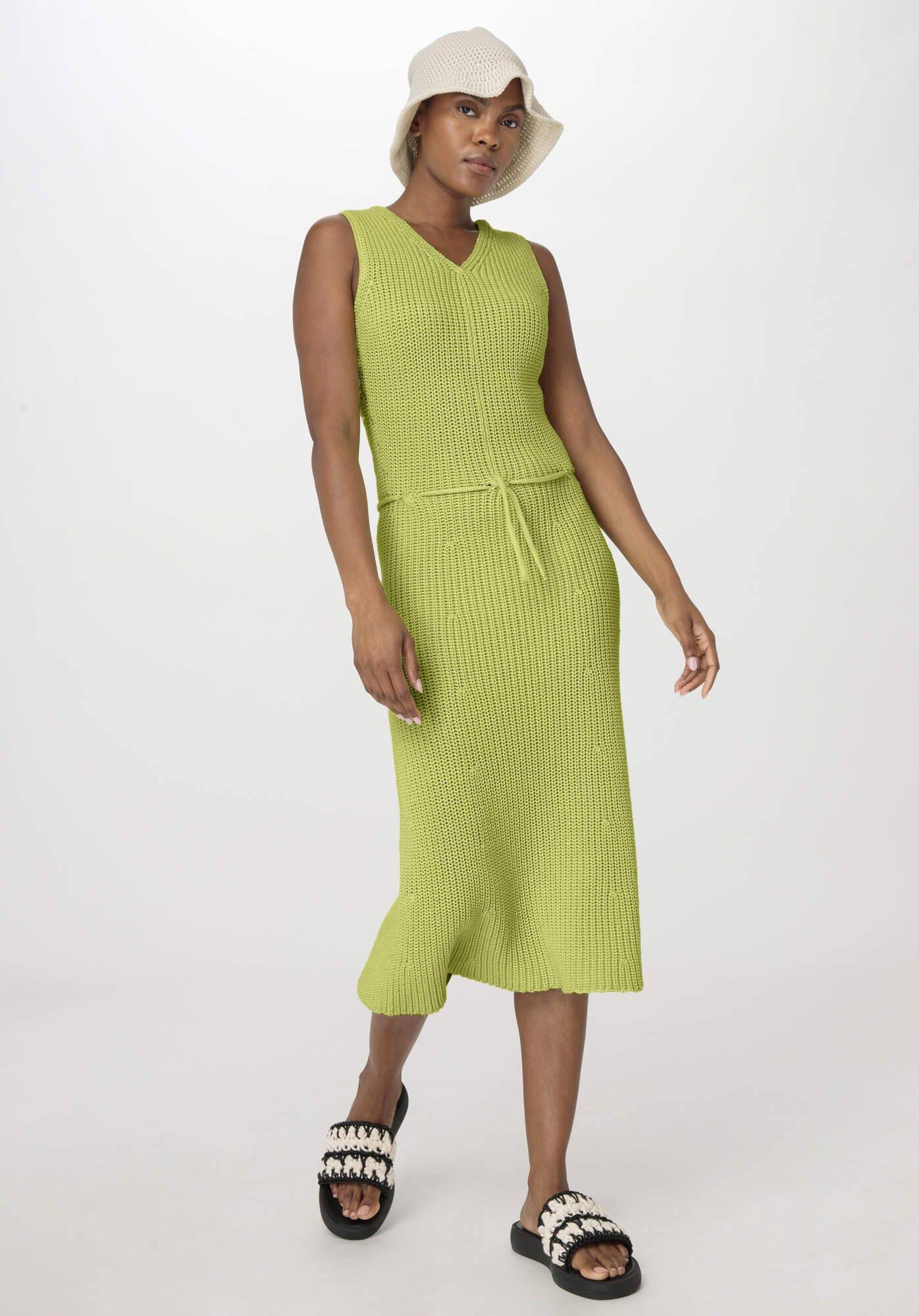 Hessnatur Strickkleid Midi Slim aus reiner günstig online kaufen