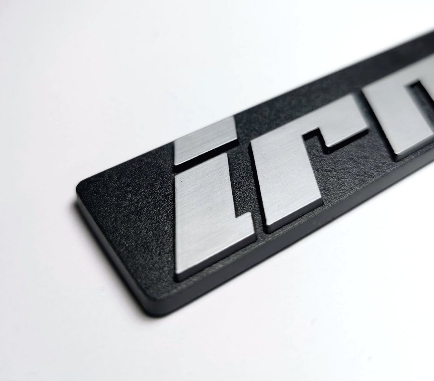 Thumbnail - HR Autocomfort Typenschild Auto 3D Tuning Relief Schild für OPEL Emblem gefräst 20 cm