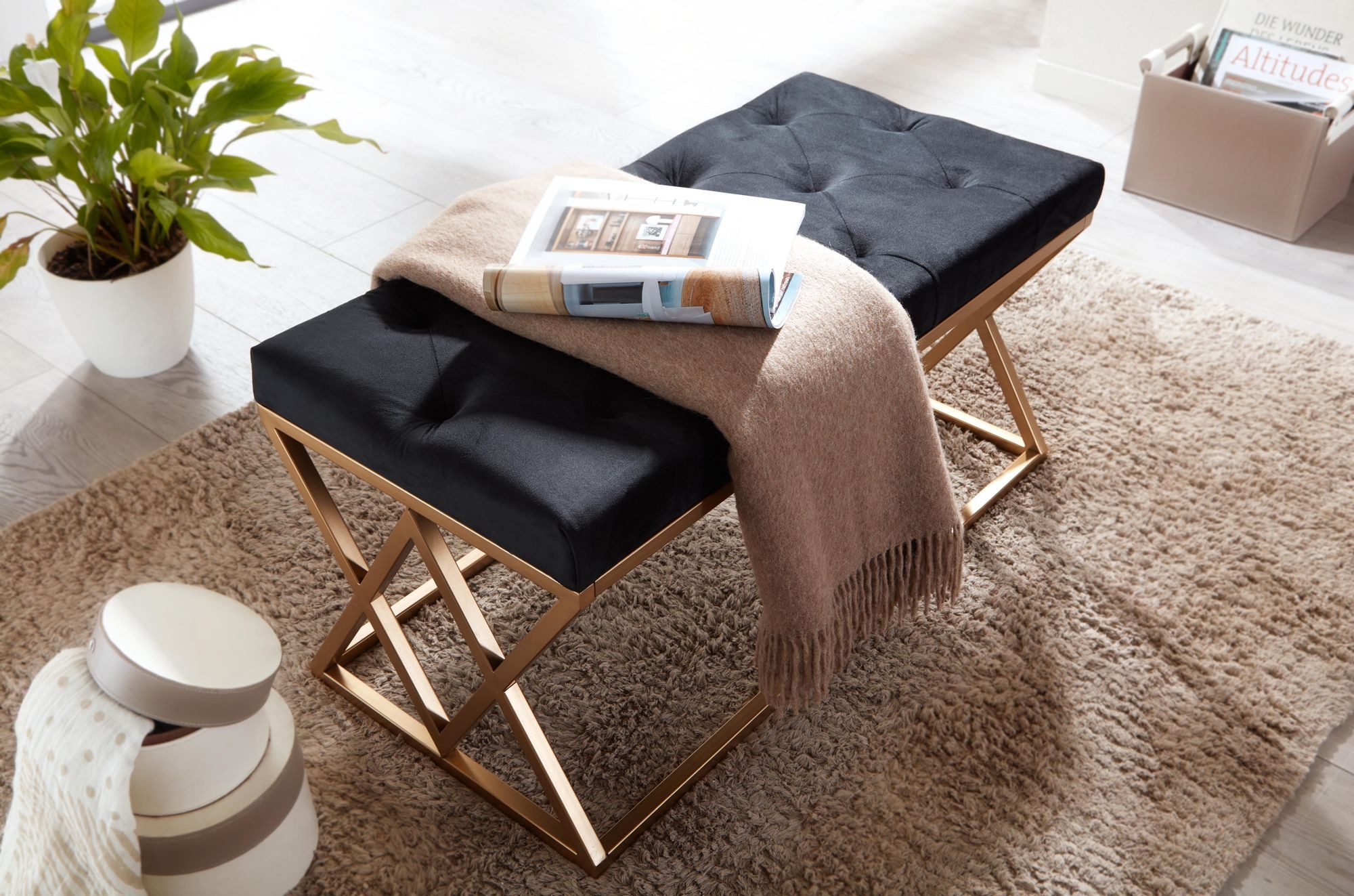 Wohnling Polsterbank WL6.619 Sitzbank Schwarz 90 cm Bettbank Chesterfield Flurbank Samt (Samt Schwarz / Gold 90x46x44 cm, Flur Polsterbank), Bettbank Schlafzimmer, Garderobenbank Chesterfield