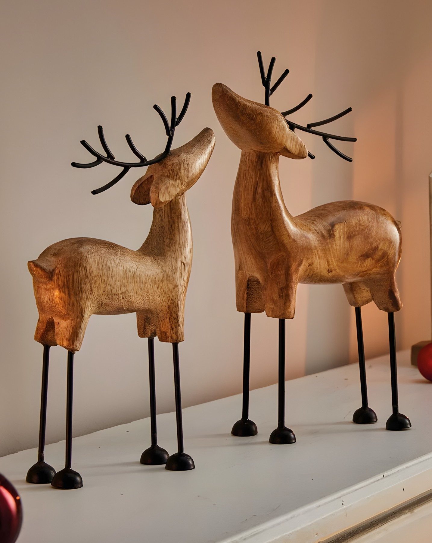 Dekoleidenschaft Dekofigur "Rentier" aus Mangoholz & Metall, Holz Winterdeko, Weihnachtsdeko (2 St., im Set), Weihnachtsfigur stehend, Skulptur, Wohnzimmer Wint – Bild 5 von 5