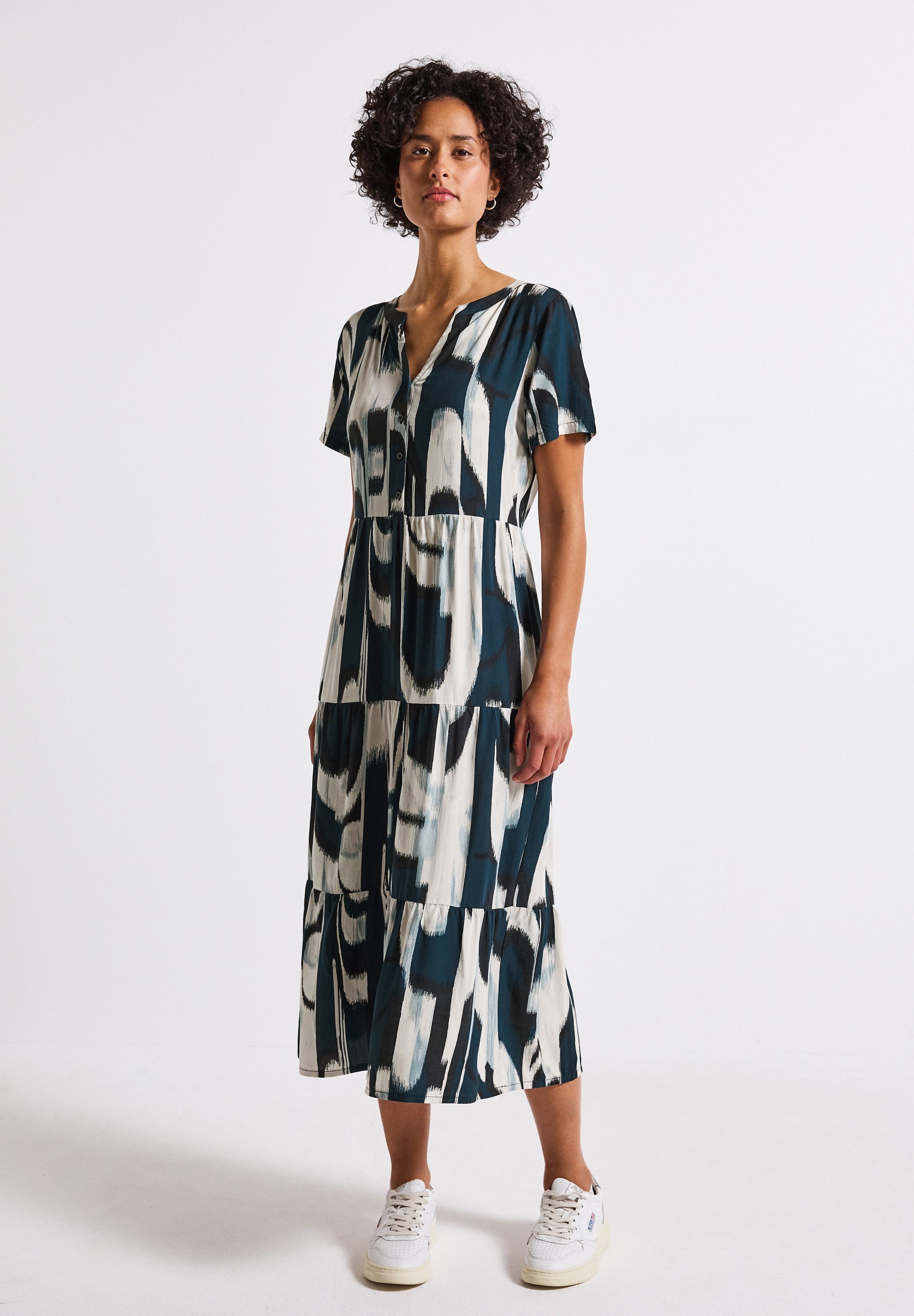 STREET ONE Volantkleid mit grafischem Allover-Muster günstig online kaufen