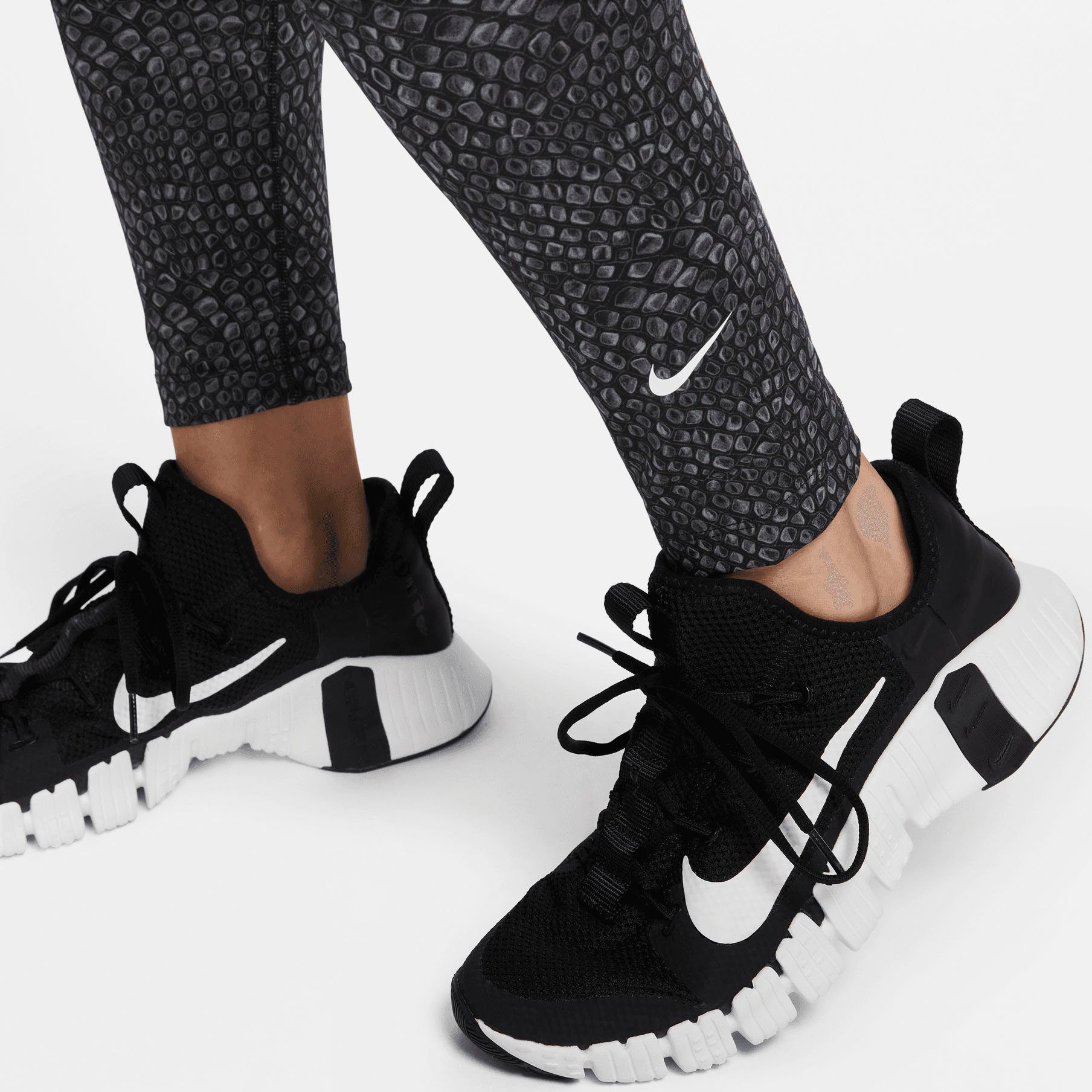 Nike Trainingstights Leggings / All-Over-Print High-Rise Women's Dri-FIT One