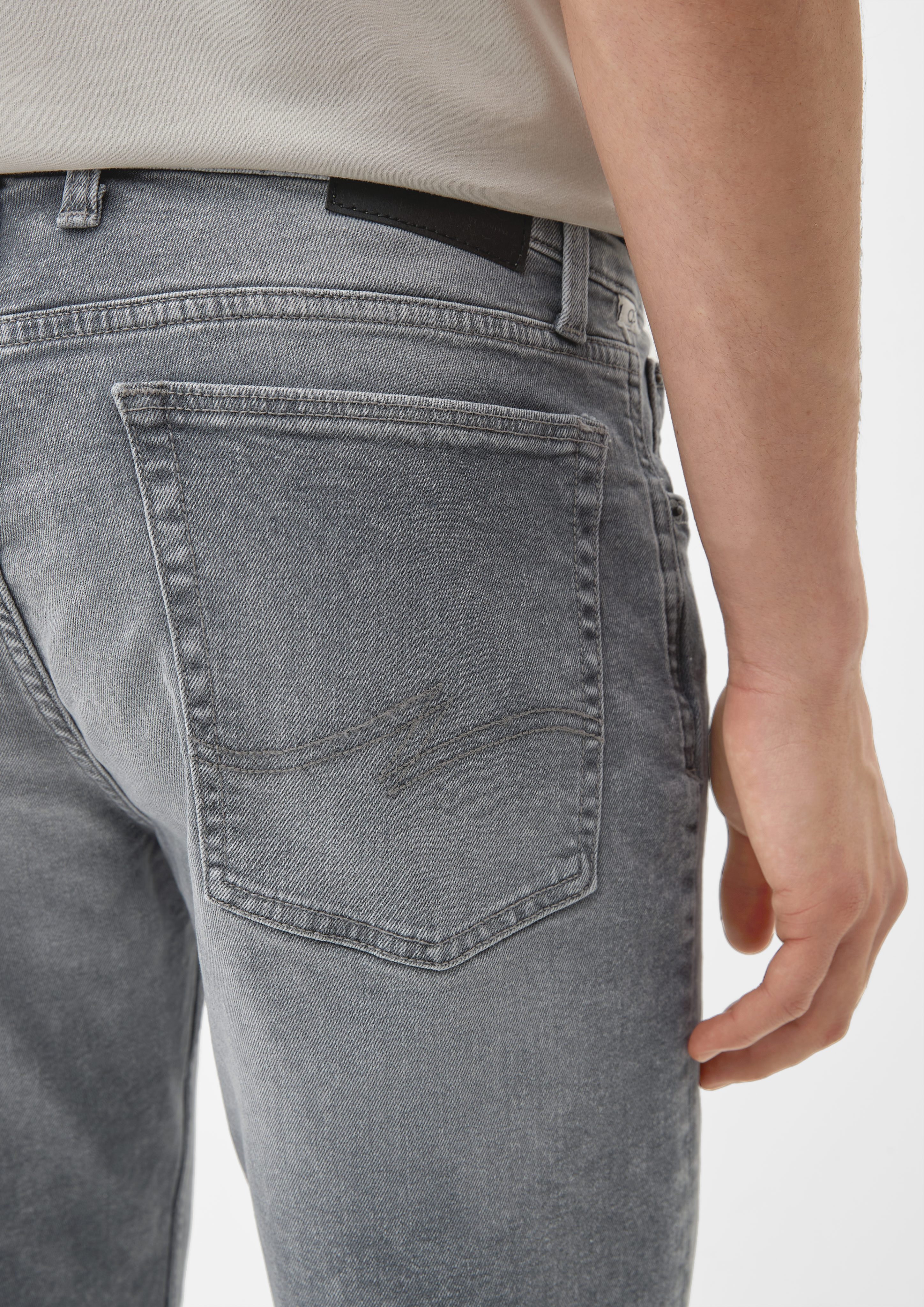 / Mid Jeans-Bermuda / QS John Waschung Rise grau Jeansshorts Straight Fit / Regular Leg