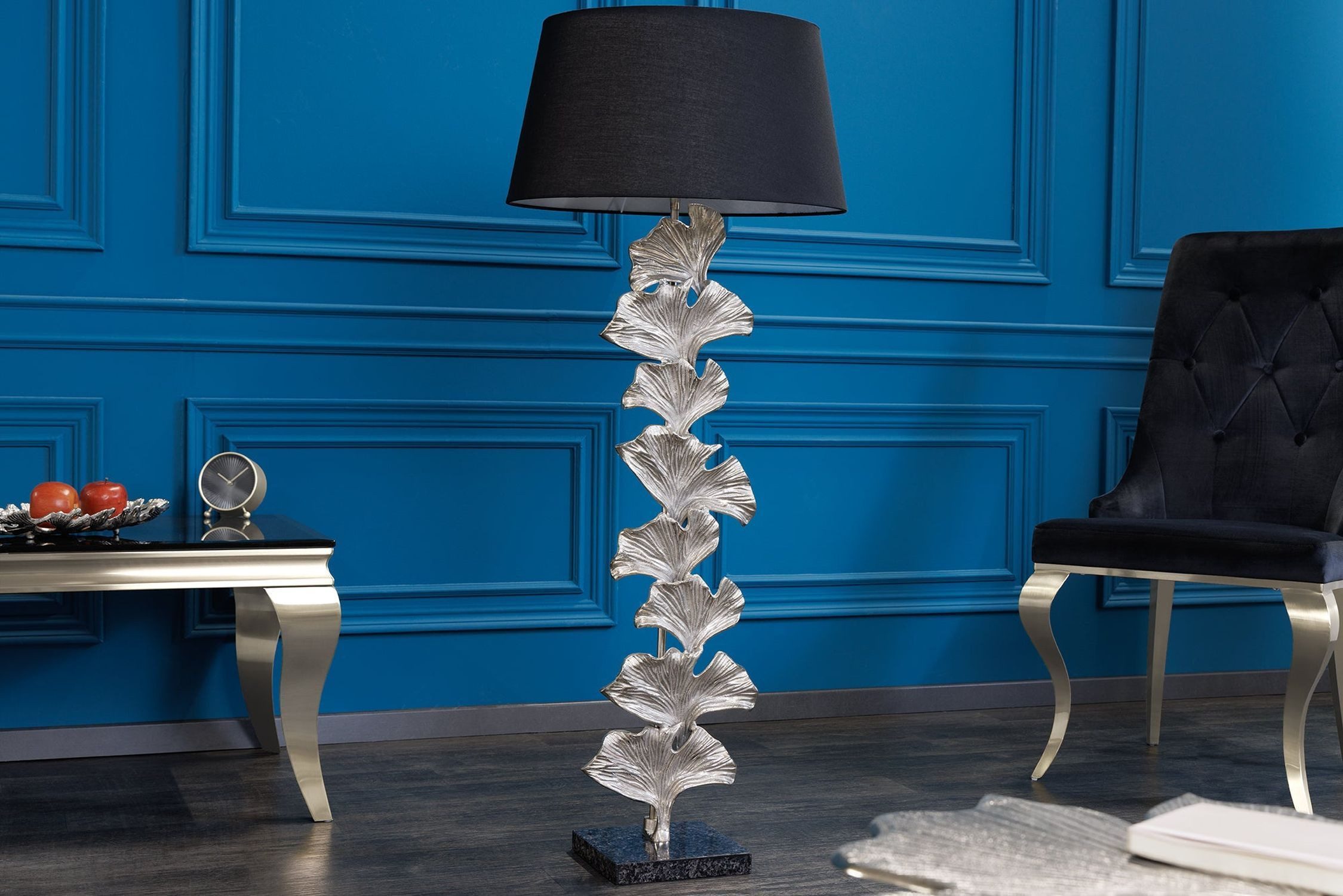 Licht-Erlebnisse Stehlampe SIMMONS, ohne Leuchtmittel, Stoff Metall 123 cm Ginko-Blätter in Silber Schwarz E27 Handarbeit