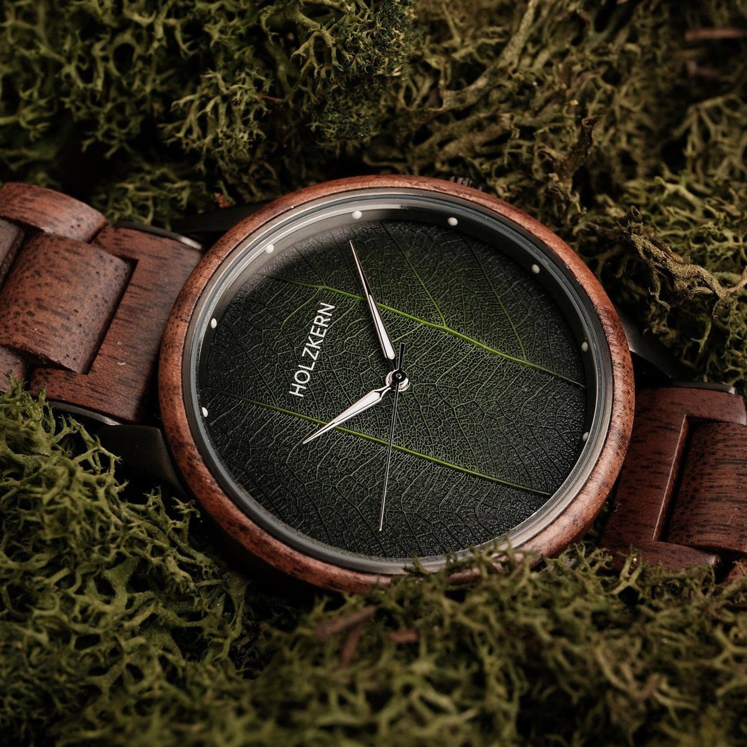 Holzkern Quarzuhr Edisto Walnuss/Blatt