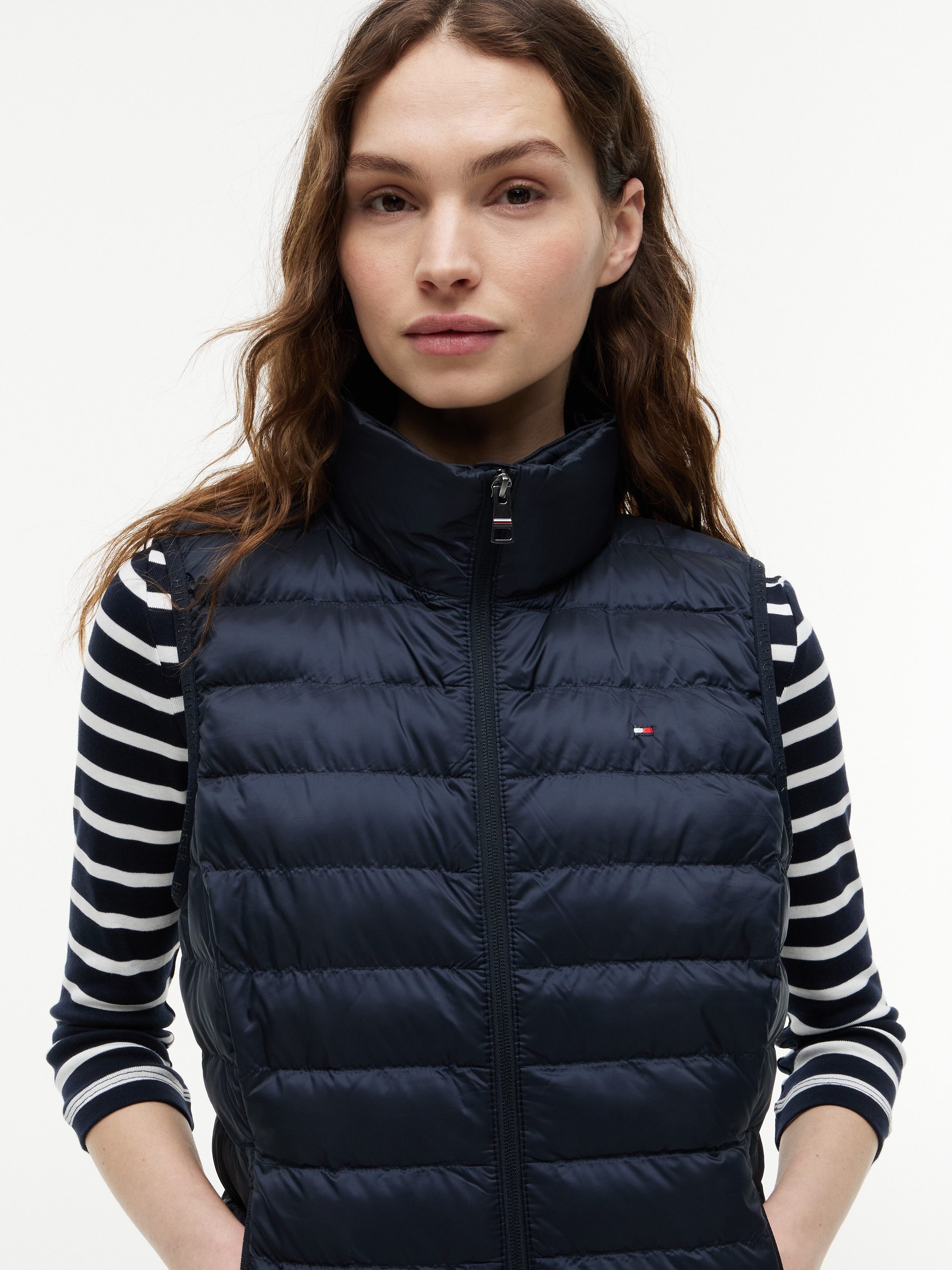 Tommy Hilfiger Steppweste LW PADDED GLOBAL STRIPE VEST (Global Serie TH WOMEN) abnehmbare Kapuze, Übergangsweste