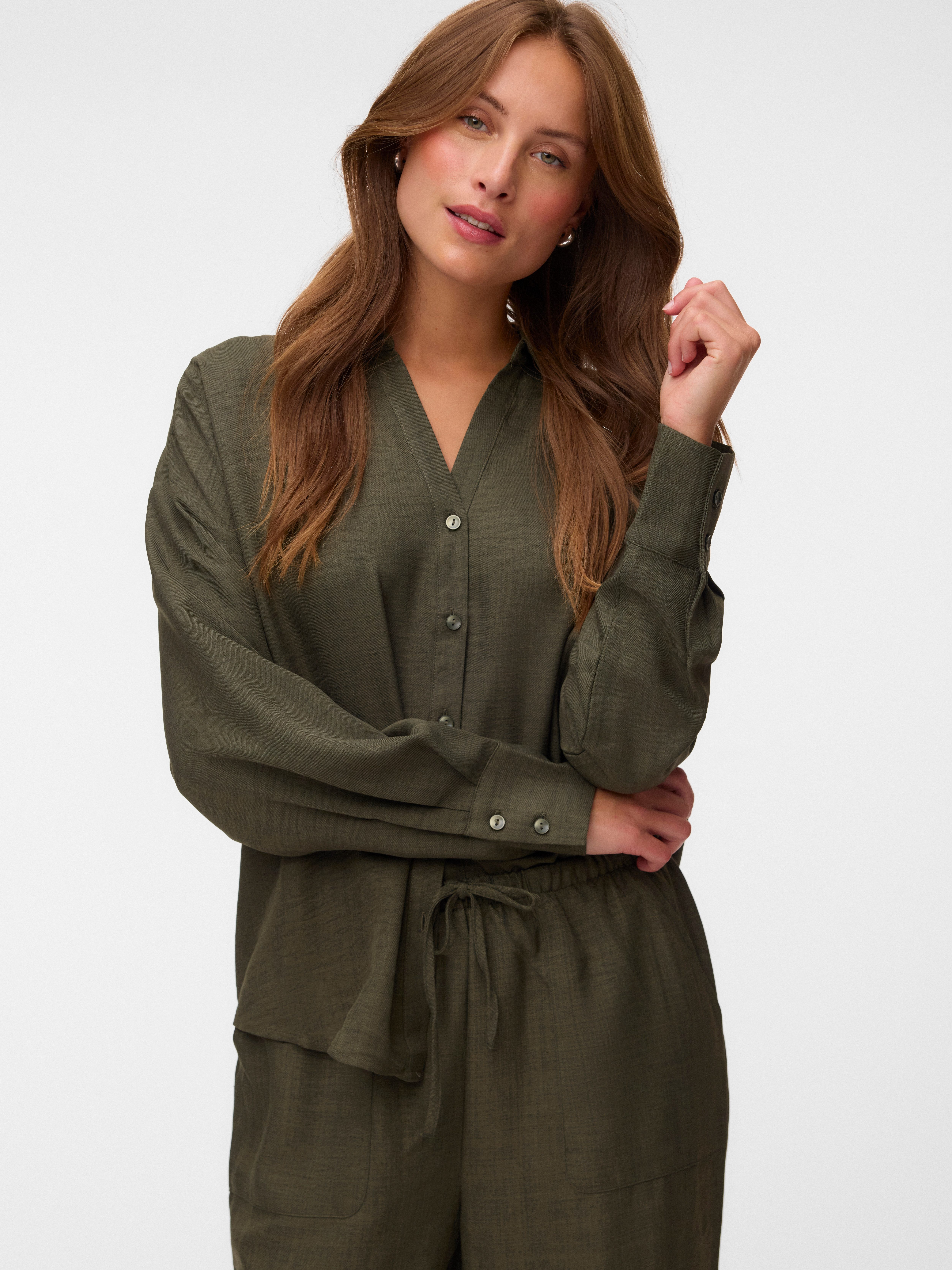 Vero Moda Langarmbluse VMMELANEY QUEENY LS SHIRT WVN NOOS Kunstfaser, loose fit