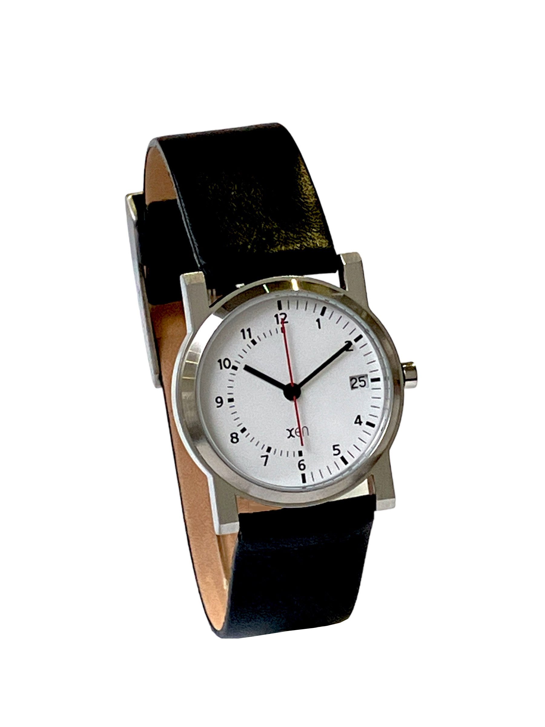 XEN Quarzuhr Damen Schwarz Edelstahl Lederband Swiss Made Rund Datum 3 Bar XQ0038, flach, Gehäuseboden gedrückt