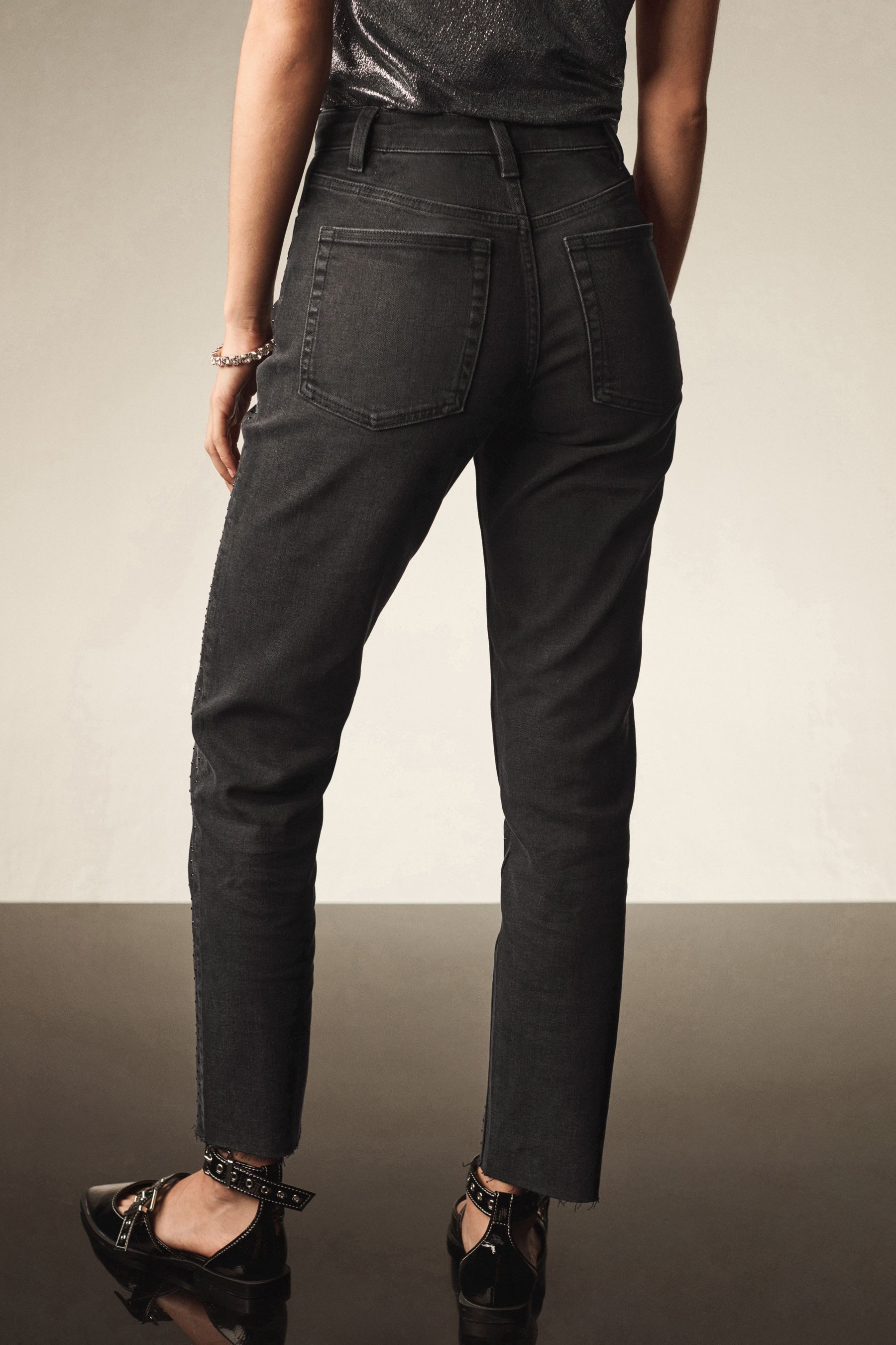 Next Slim-fit-Jeans Relaxed Fit Jeans Verzierung, Kurzgröße (1-tlg)