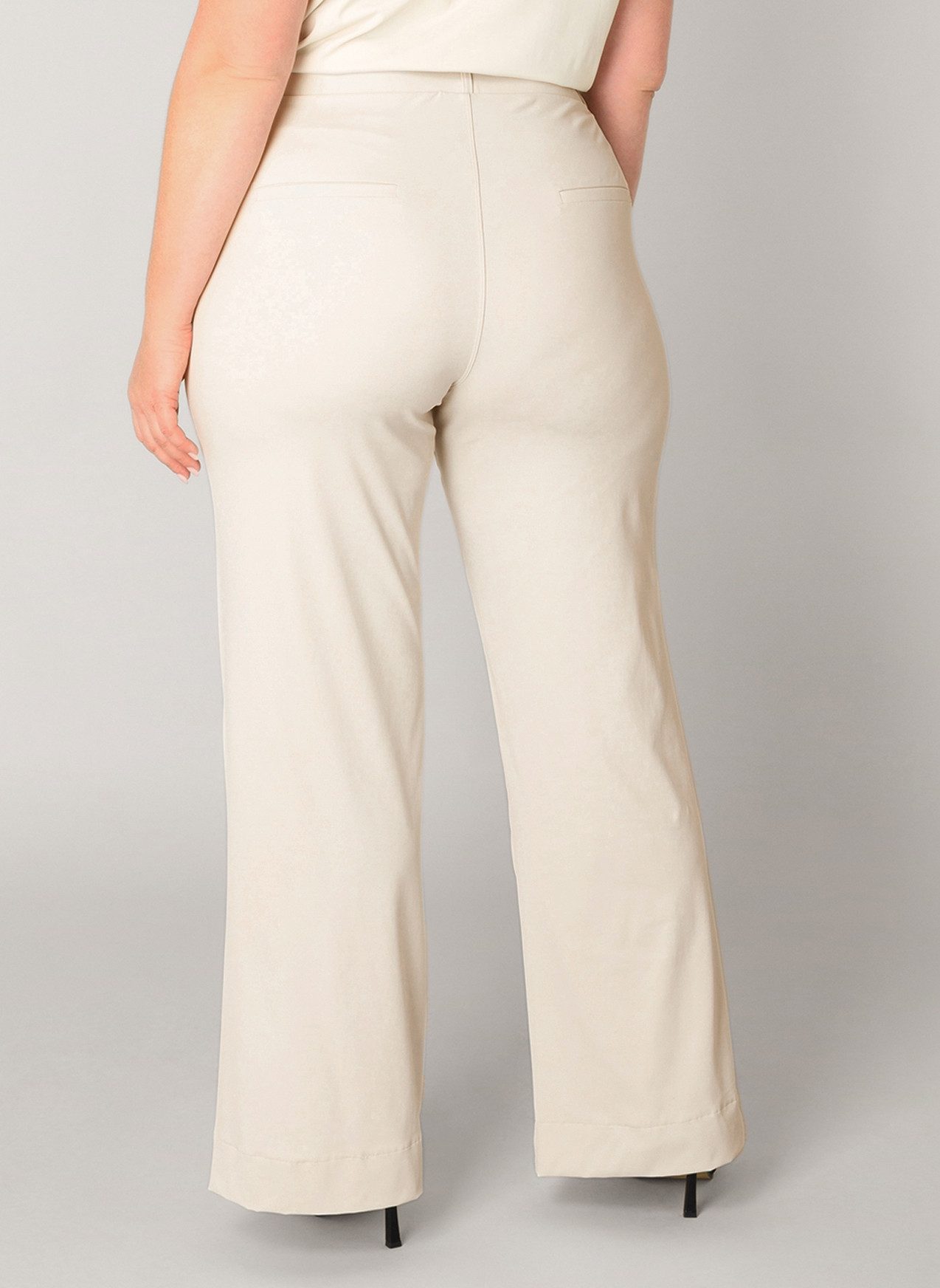 Base Level Curvy Stoffhose Lori Sommerhose mit Stetch und leichtem Schlag günstig online kaufen