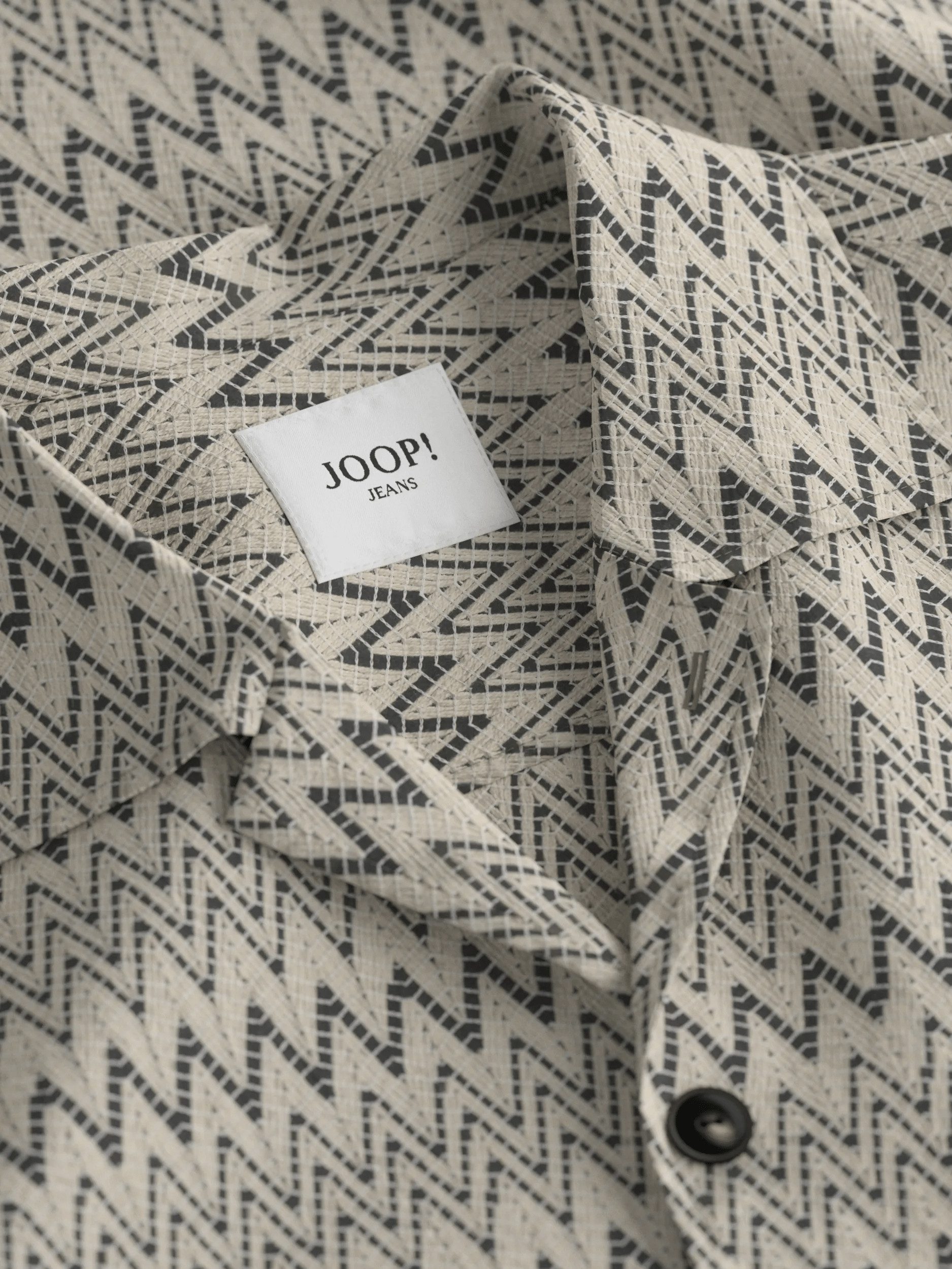 Joop Jeans Kurzarmhemd Hanau mit durchgehendem Zickzack-Muster – Bild 5 von 5