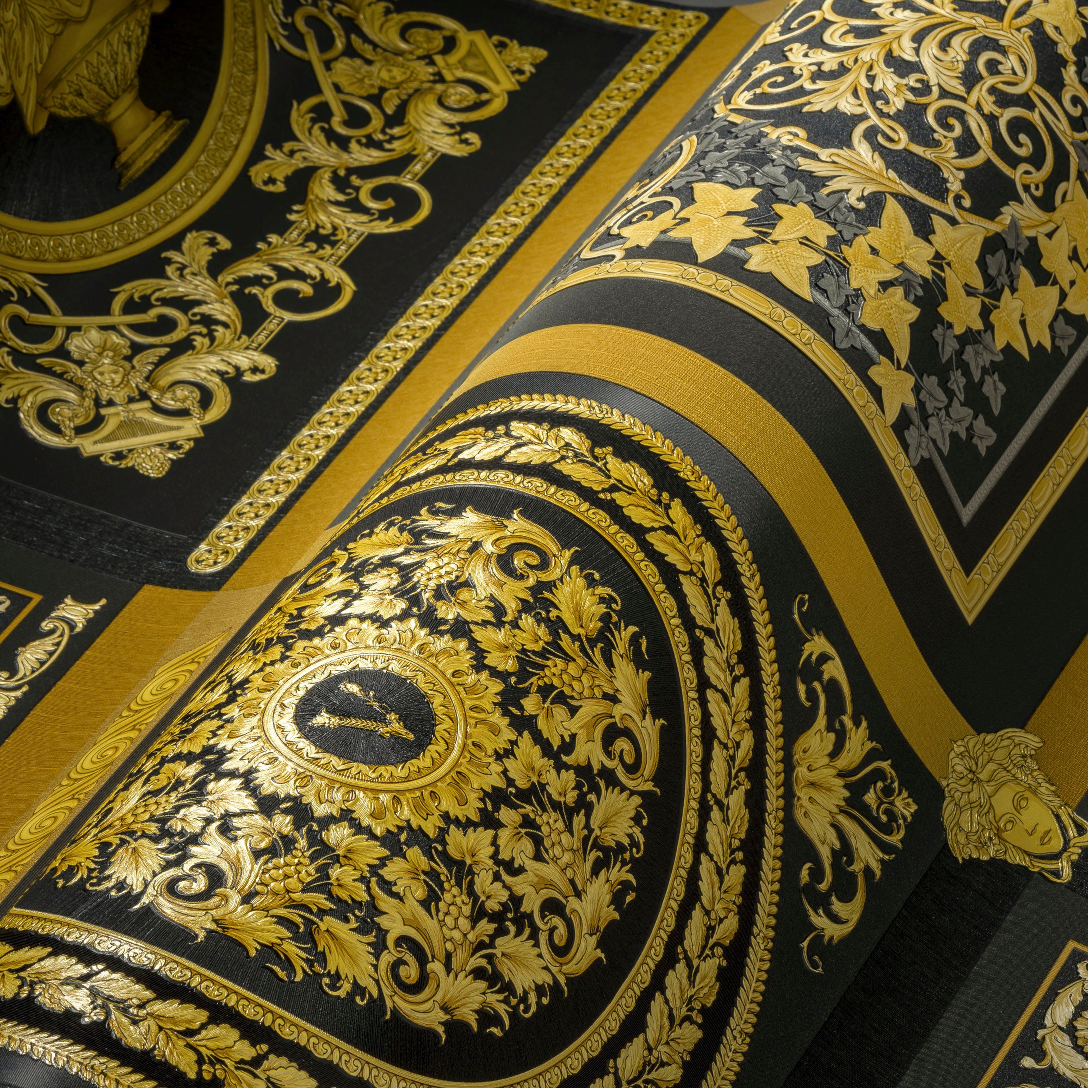glänzend, auffallende Versace Fliesen-Tapete Vliestapete (1 leicht 5 Wallpaper Versace leicht St), Patchwork, strukturiert, Design schwarz/goldfarben