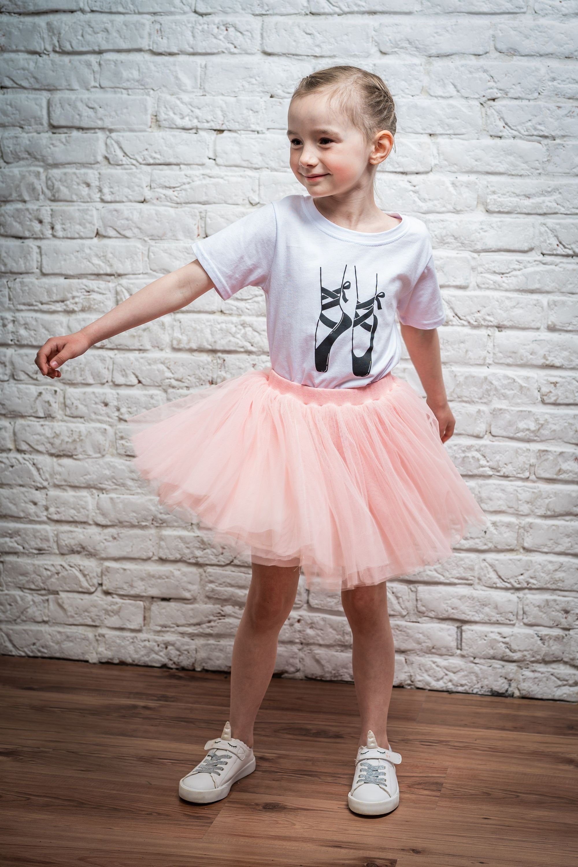 tanzmuster T-Shirt T-Shirt Mädchen Baumwolle mit Shirt 100 Ballettschuhe Print % aus für Motiv mit Ballett