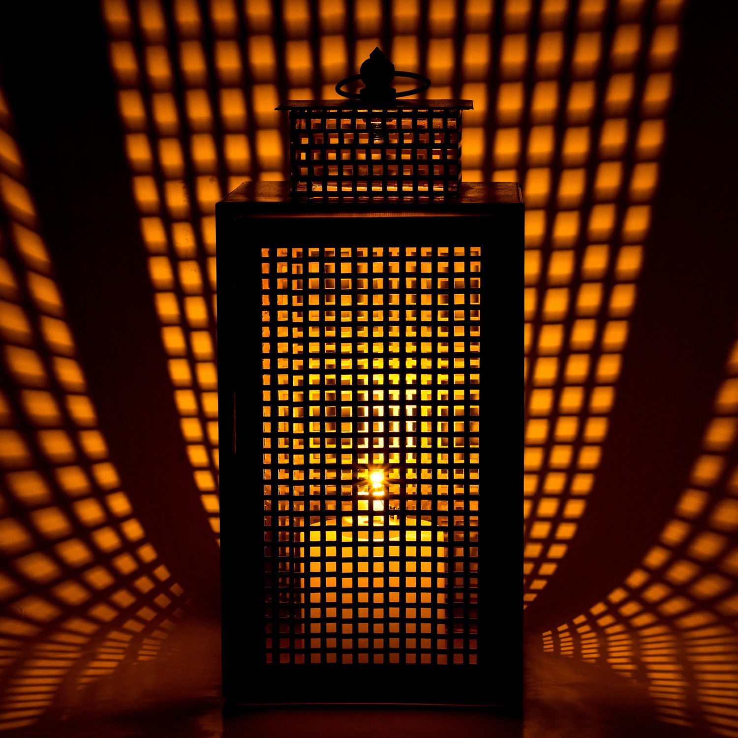 Marrakesch Orient & Mediterran Interior Teelichthalter Vintage Gartenwindlicht Laterne Gjola aus Metall Glas gold 31 cm Deko (1 St), Handarbeit