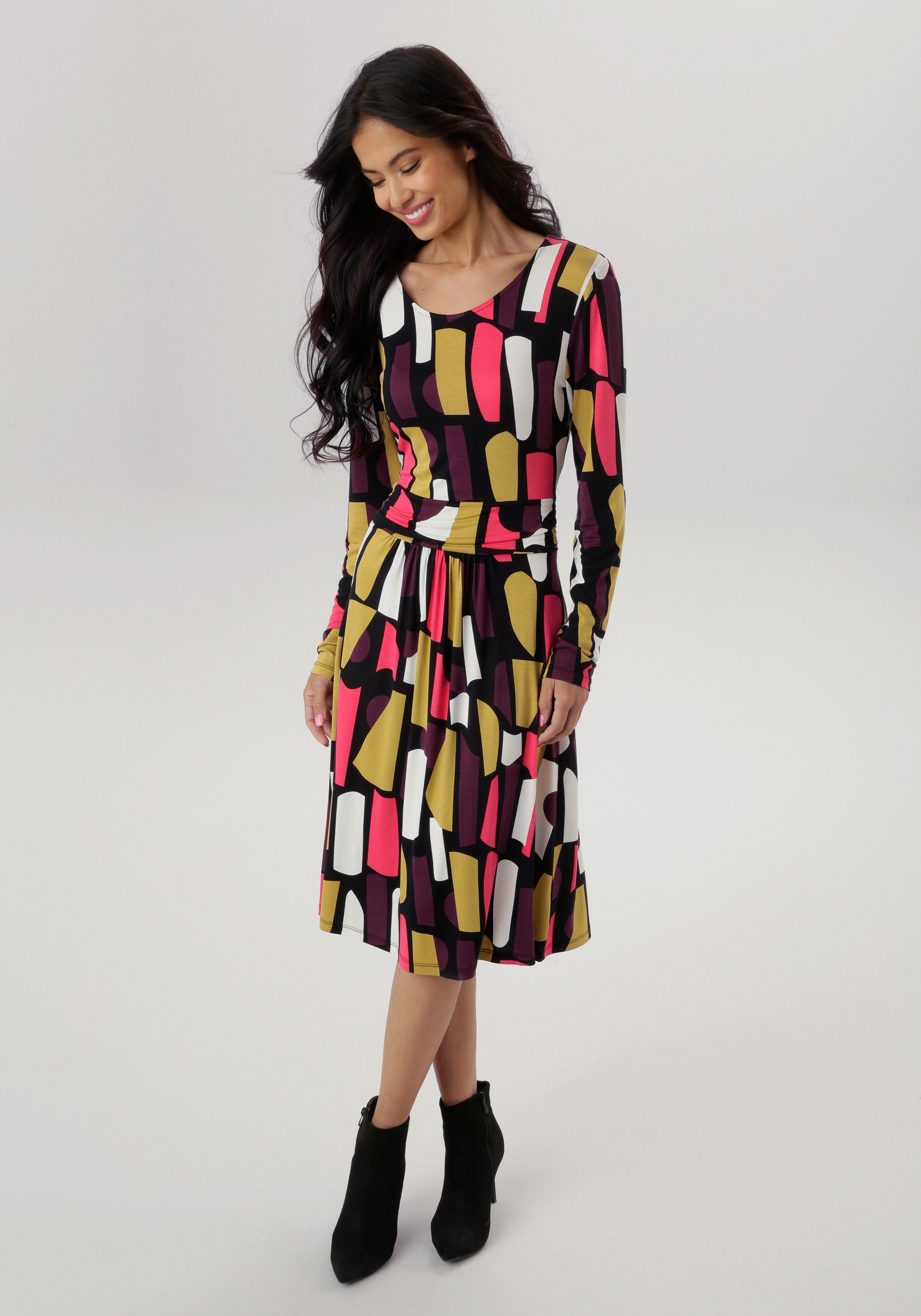 Aniston SELECTED Jerseykleid mit modernen, grafischen Allover-Print günstig online kaufen