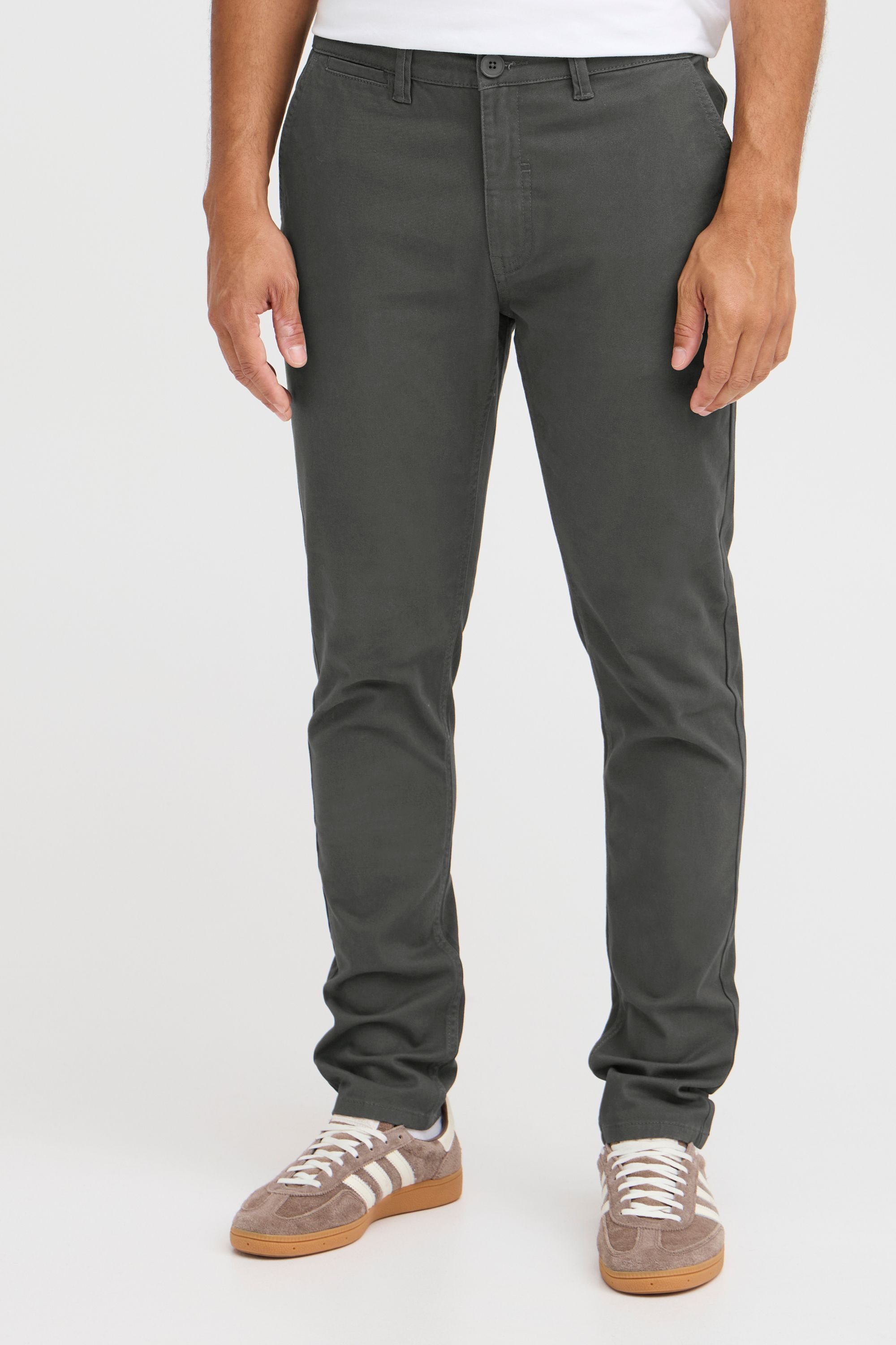 Blend Chinohose BHPerrini Stoffhose mit Slim-Fit-Passform und regulärer Bundhöhe