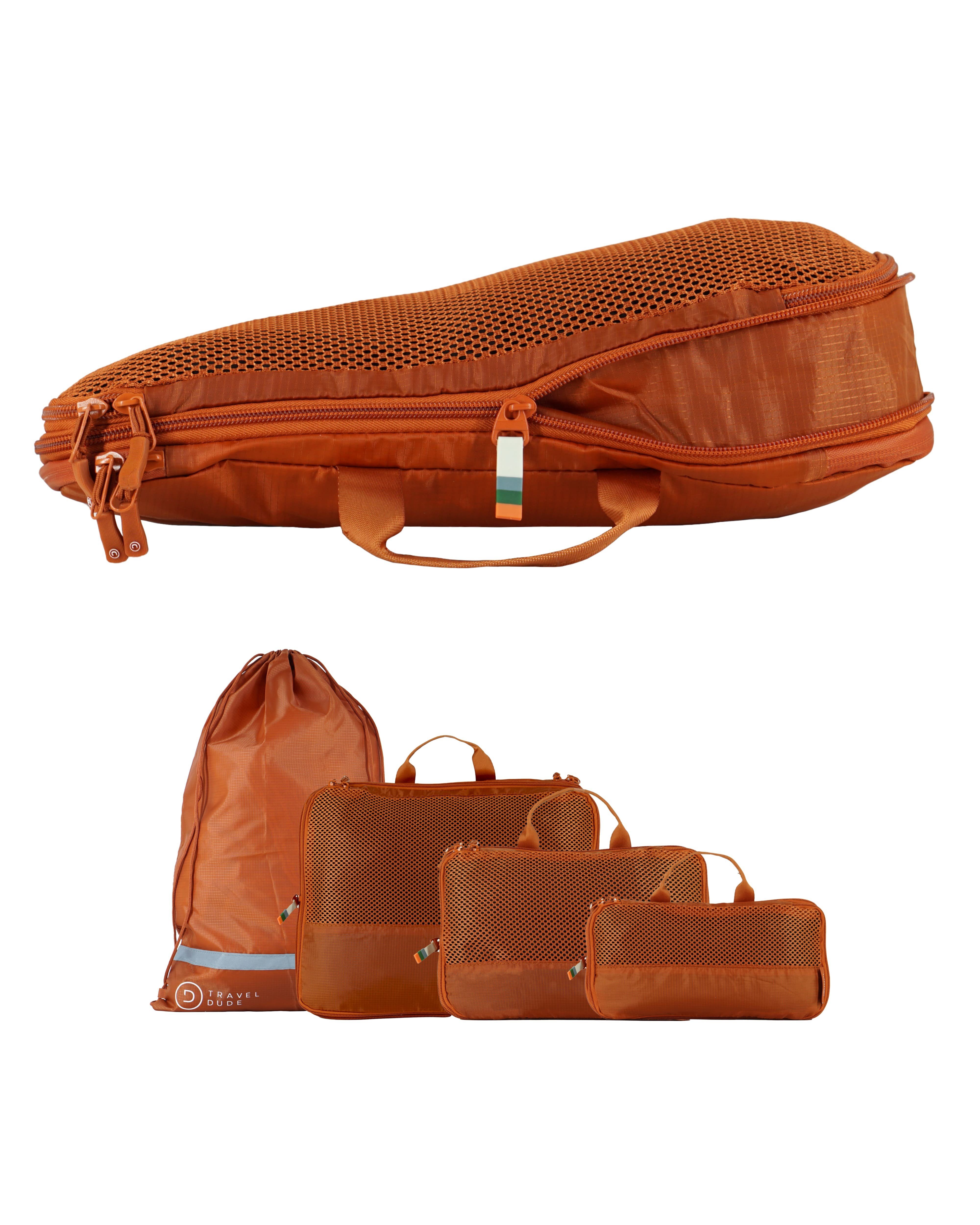 TRAVEL DUDE Kofferorganizer aus recycelten Plastikflaschen (ultraleichte Packwürfel, 4-tlg., Mit Packtaschen in verschiedenen Größen und einem Wäschebeutel), mit Kompression und einem Nassfach Burnt Orange