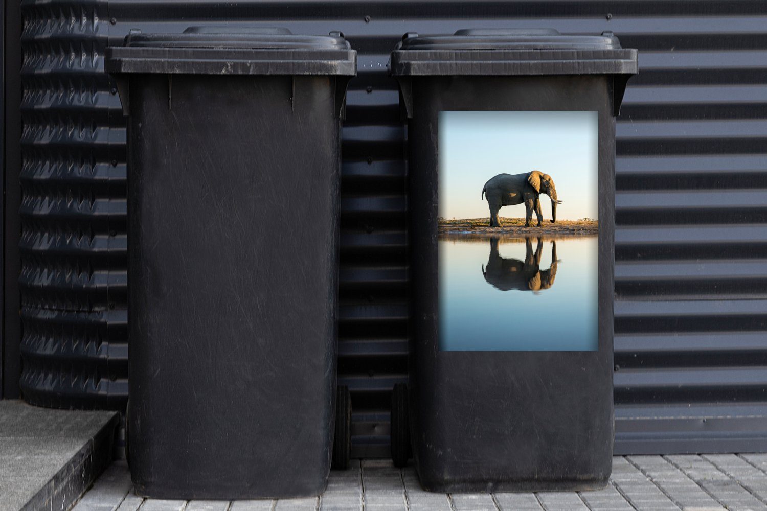MuchoWow Wandsticker Elefant - Wasser Mülltonne, Natur Sticker, Container, Mülleimer-aufkleber, - (1 - - St), Bäume Abfalbehälter Tiere