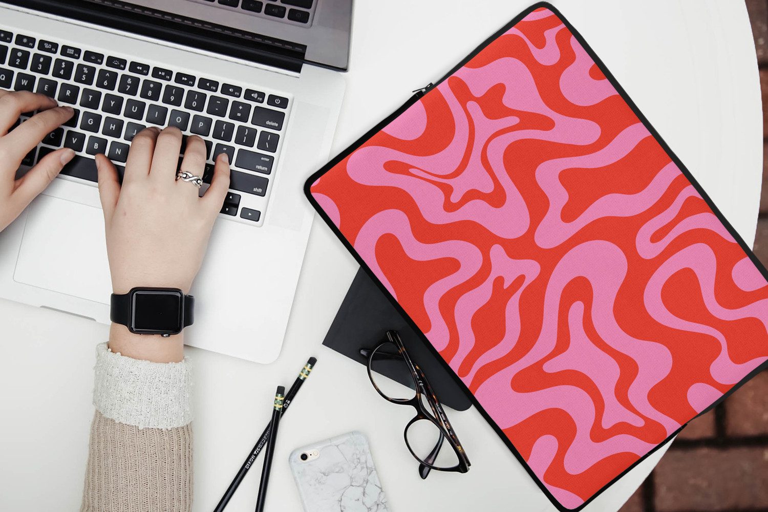 MuchoWow Laptop-Hülle Abstrakt - Muster - Rot - Rosa - Minimalistisch 13.3 Zoll, Laptopsleeve, weiches Innenfutter zum Schutz Kratzern, Laptoptasche