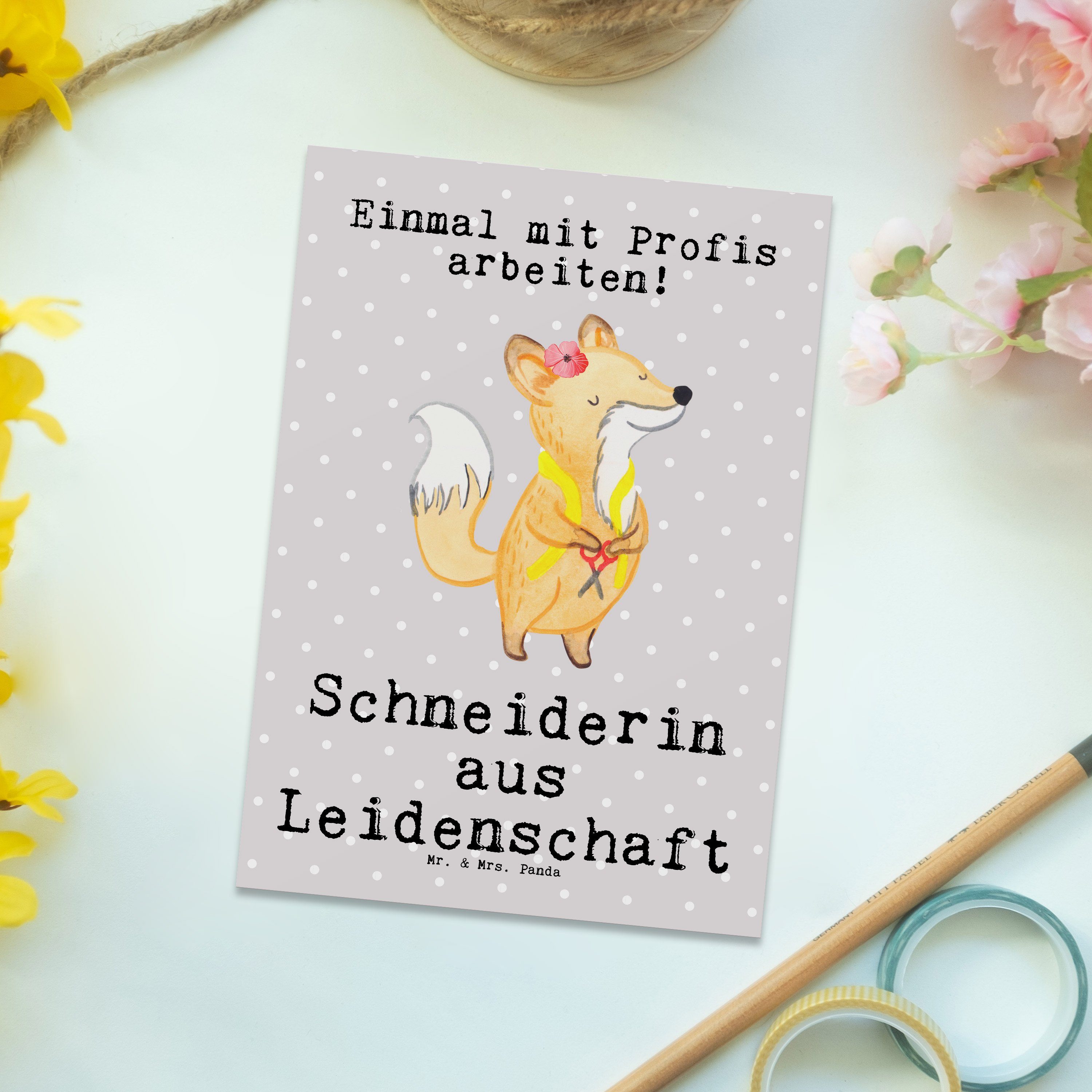 Mr. & Mrs. Geschenkkarte - Grau - Panda Geschenk, Pastell Postkarte Schneiderin aus Leidenschaft