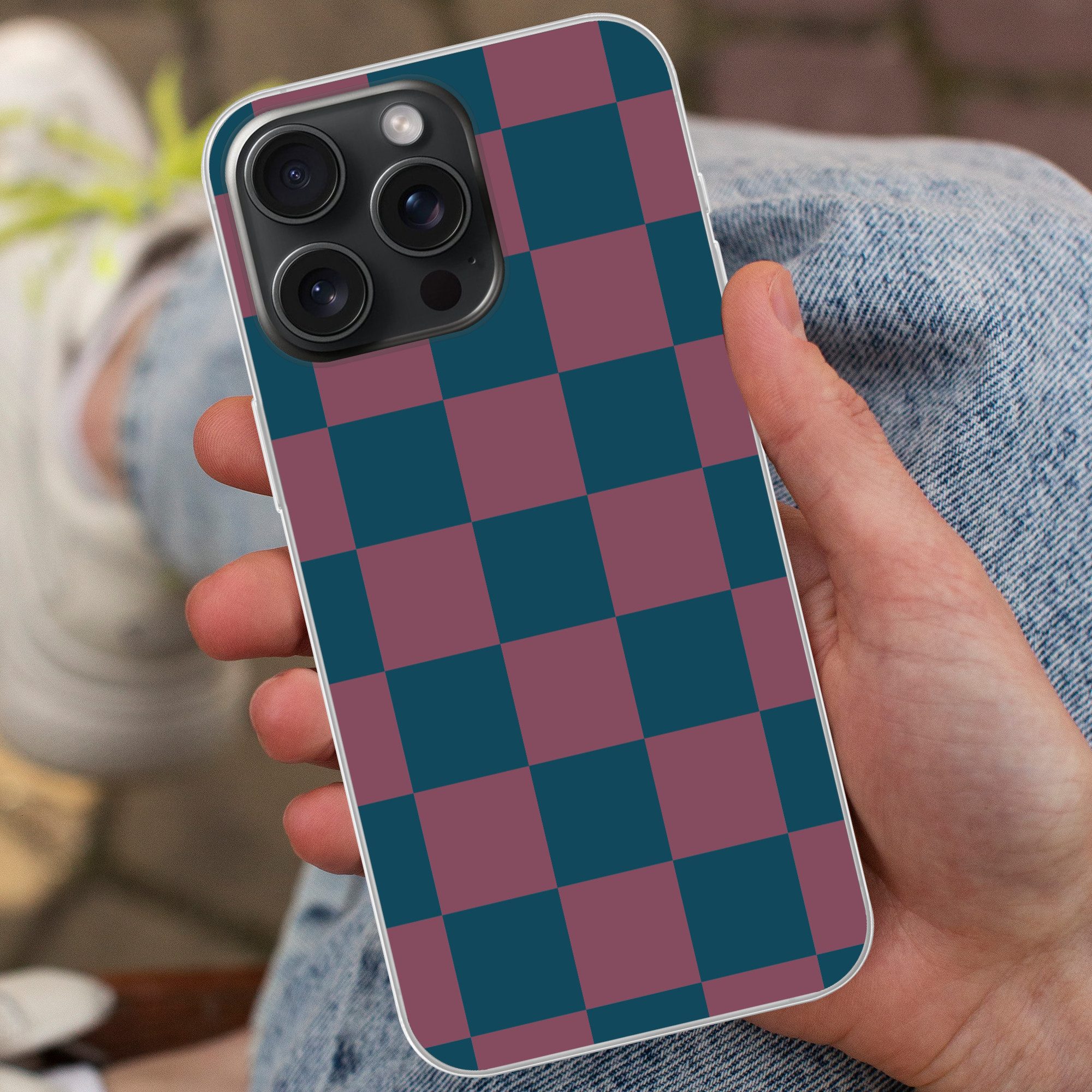 MuchoWow Handyhülle für Apple iPhone 15 Pro Max Schachbrett Druck - Blau - Rot - Würfel, Smartphone-Bumper, Print, Handy Schutzhülle Dünn