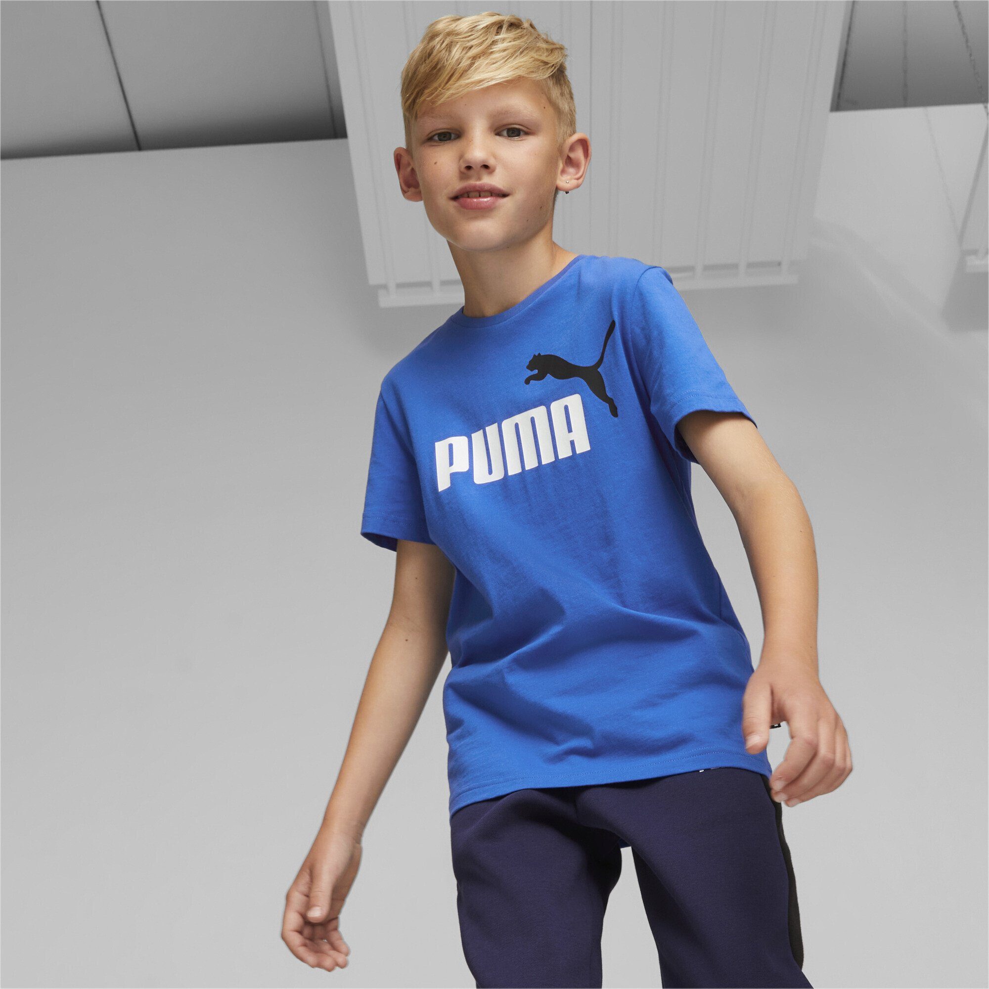 PUMA Trainingsshirt Essentials+ Blue Logo Racing Two-Tone T-Shirt Jungen