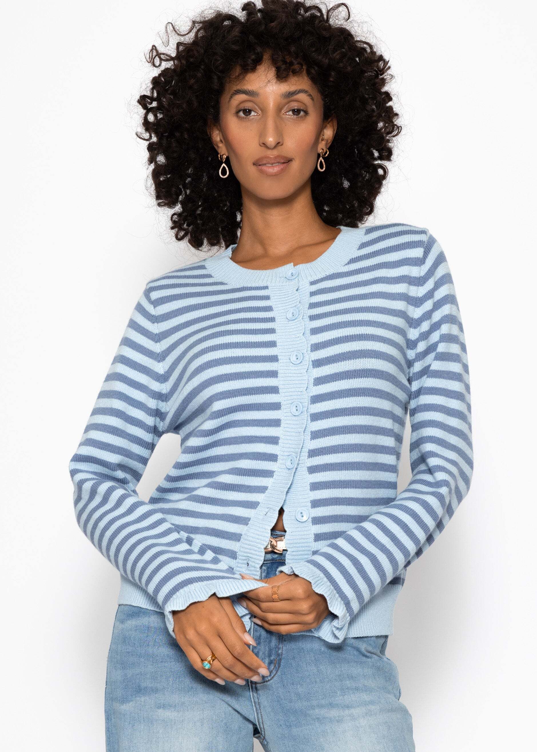 SASSYCLASSY Cardigan Gestreifte Strickjacke mit Volants für Damen Verspielter Cardigan mit Knopfleiste und gerippten Bündchen