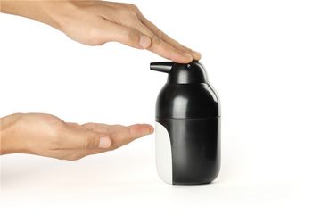 Qualy Design Seifenspender Pinguin, (Kunststoff, ca. Ø 7,5 x 16 cm, Schwarz, Grau), für ca. 300 ml Flüssigseife, nachfüllbar