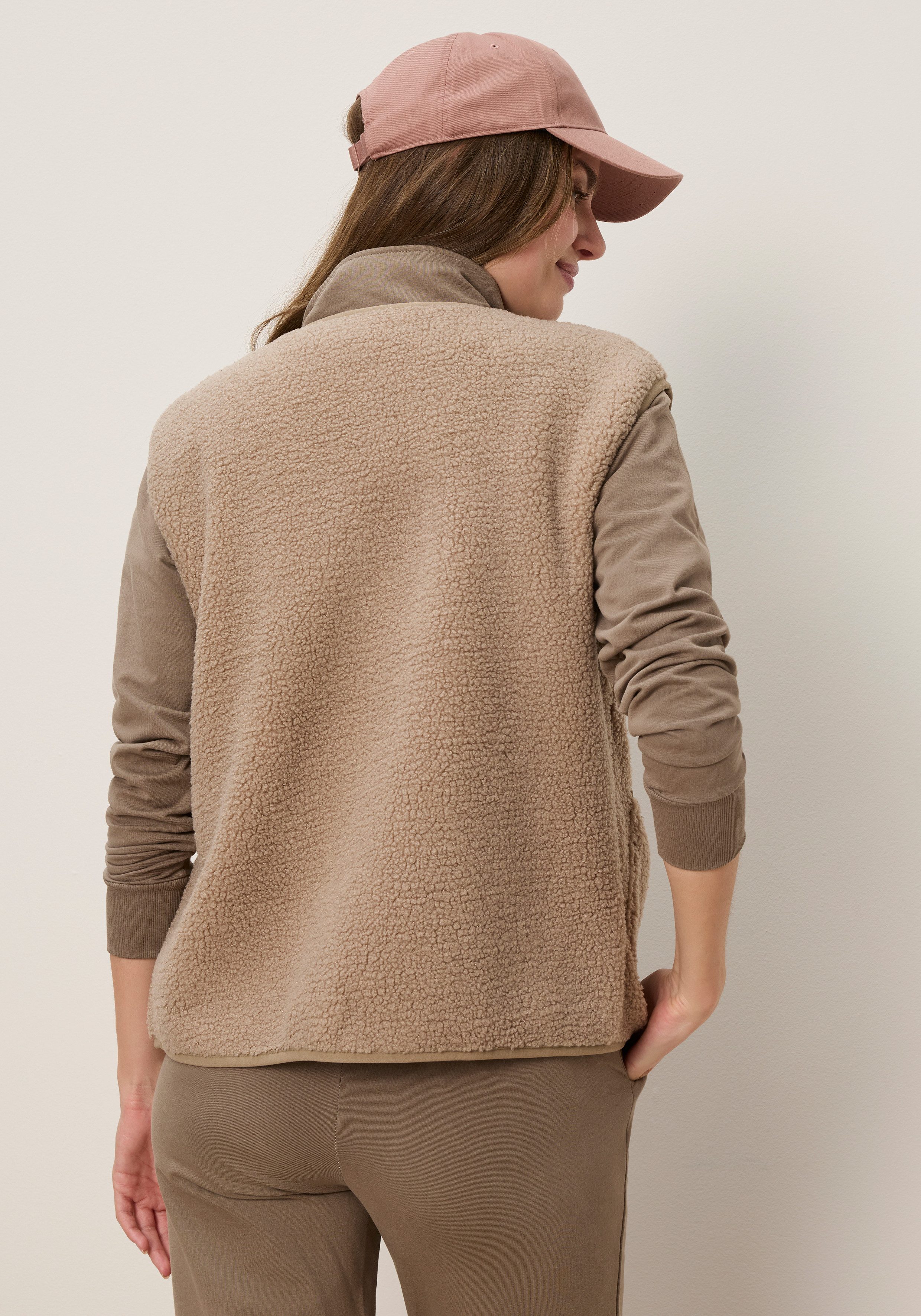 Tamaris Kurzweste aus Teddy Fleece, mit Druckknöpfen – Bild 5 von 5