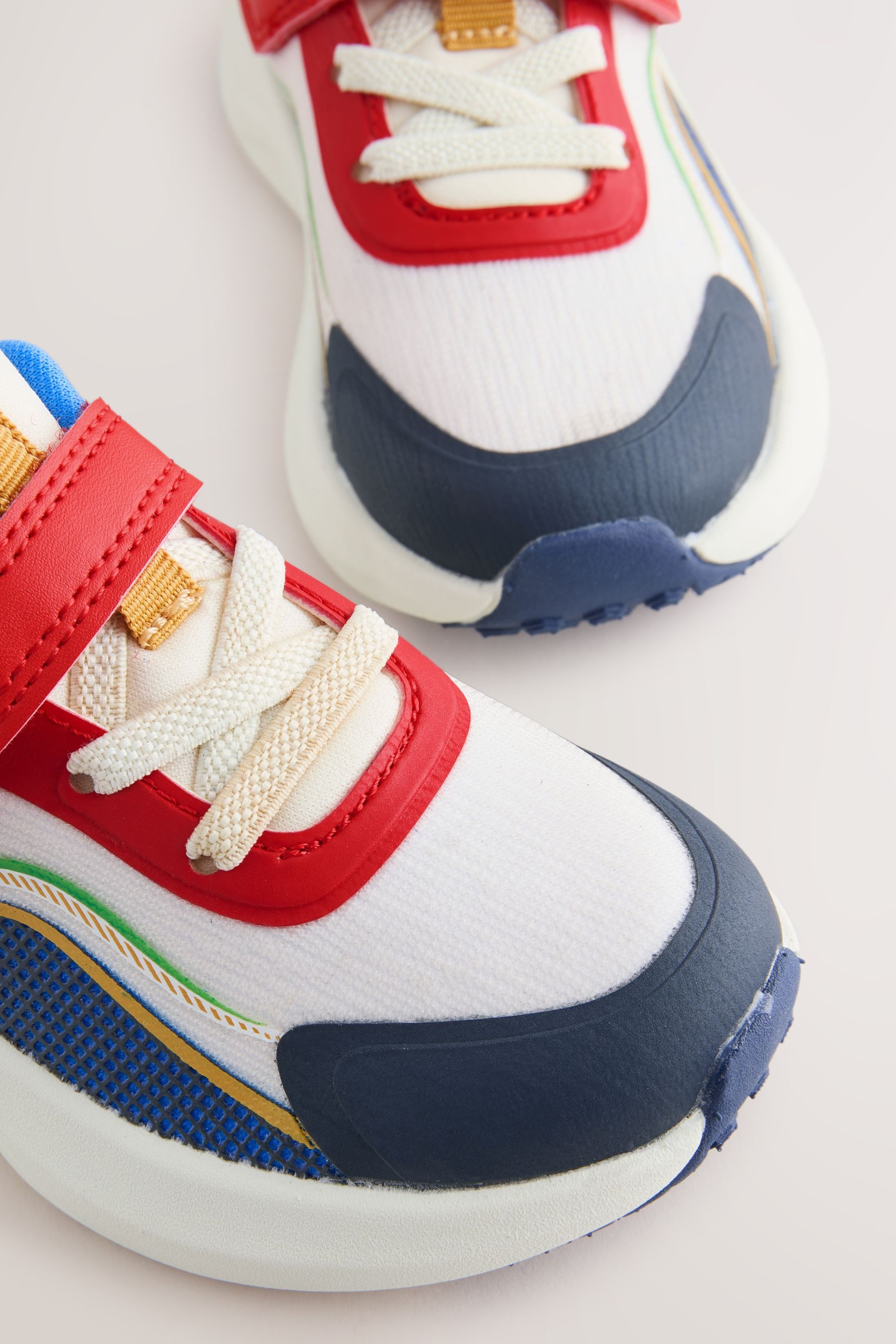 Next Sneaker mit Klettverschluss und Elastikschnürung Sneaker (1-tlg)