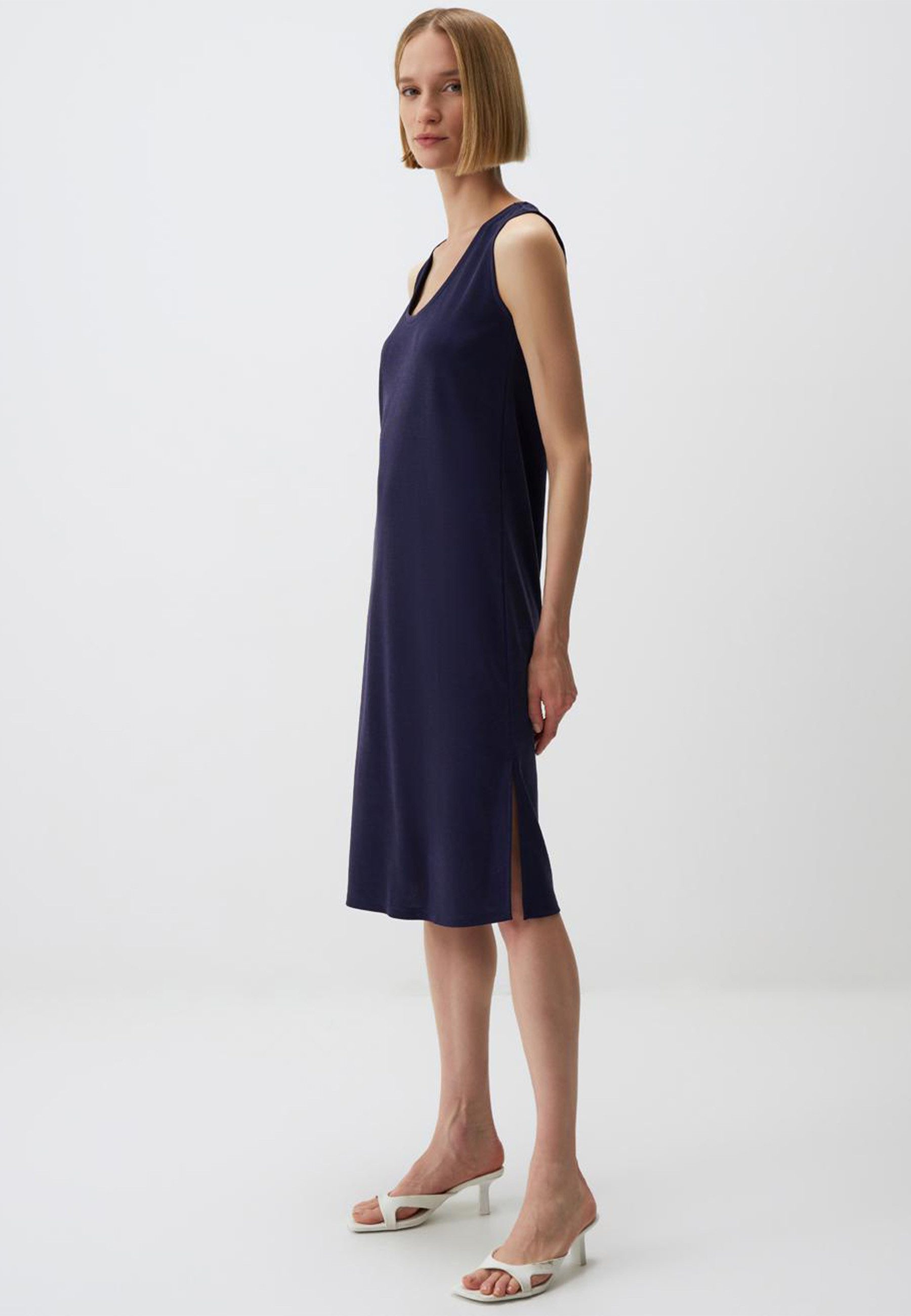 Minikleid Gerade Geschnittenes Ärmelloses Jerseykleid Mit U-Ausschnitt Und Schli