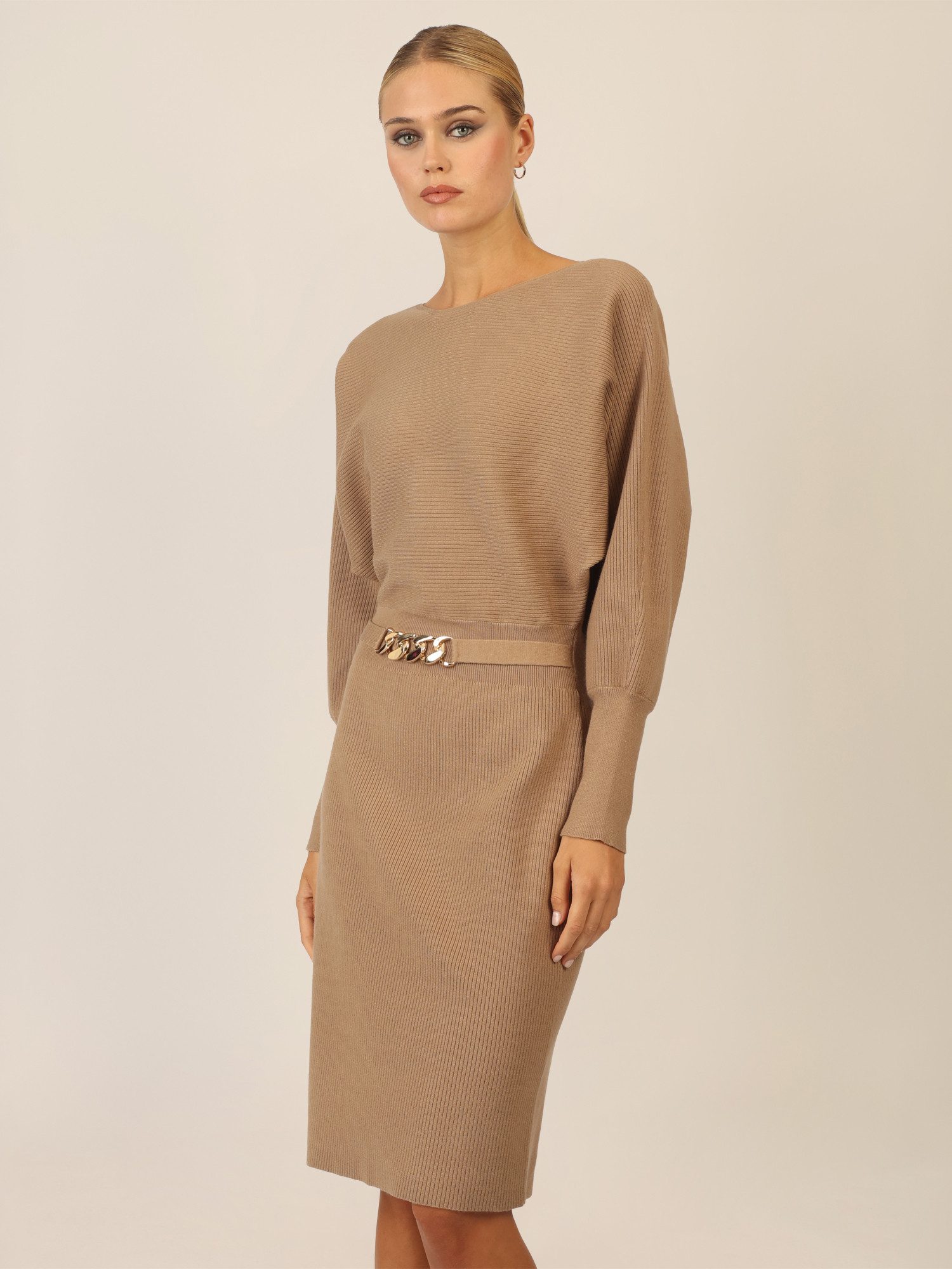 Apart Strickkleid mit Gliederkette Detail Gürtel günstig online kaufen