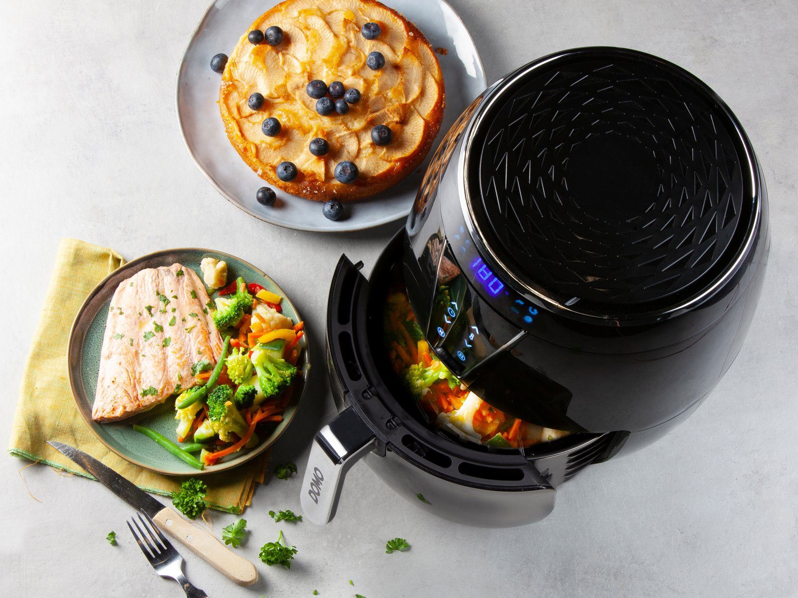 Domo Heißluftfritteuse, 1500 W, große XXL 4 Ltr. Fritteuse Pommes frittieren ohne Öl - mit Salzstreuer