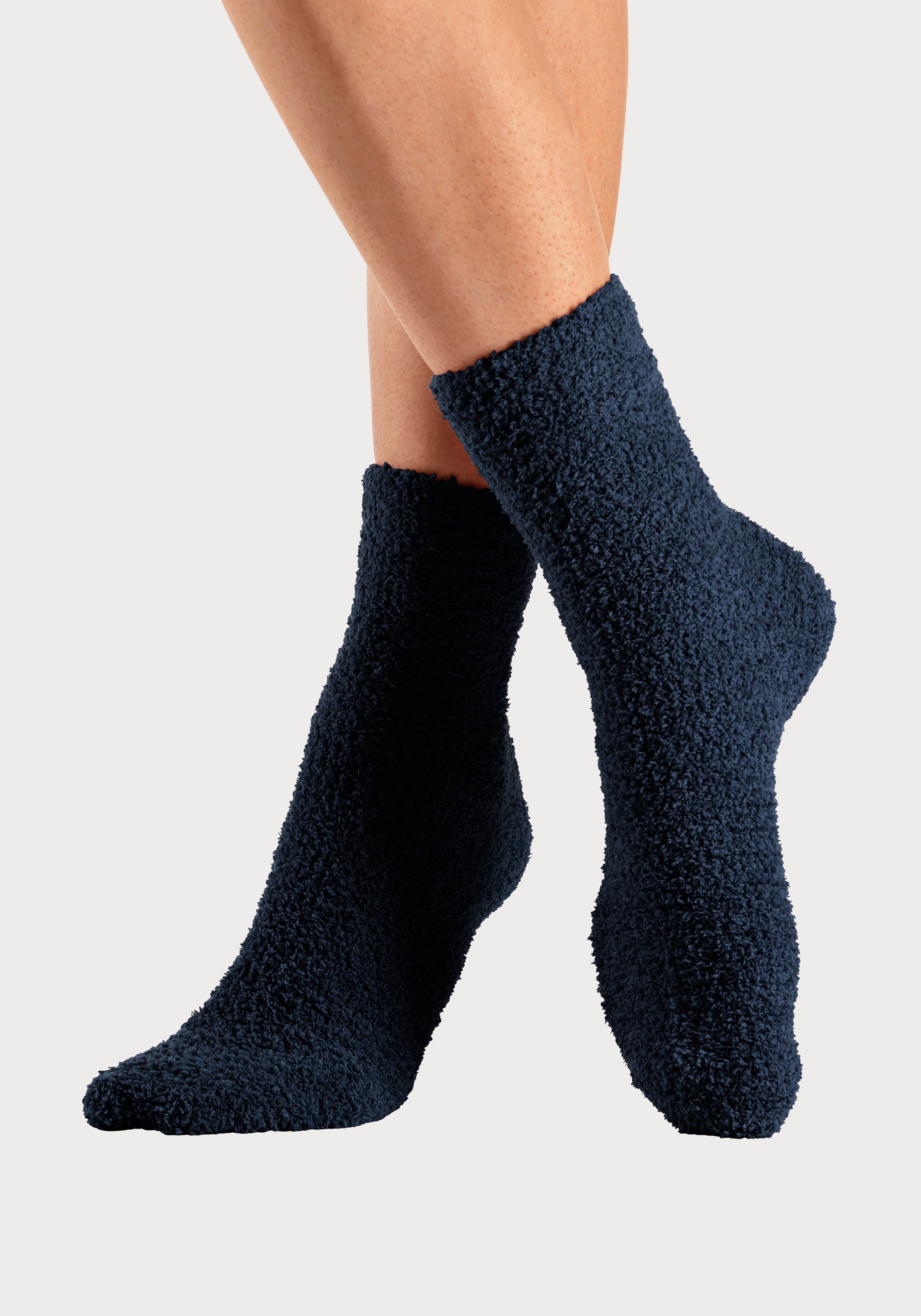 und warm, (Packung, aus Flausch-Qualität LASCANA Kuschelsocken 4-Paar) weich